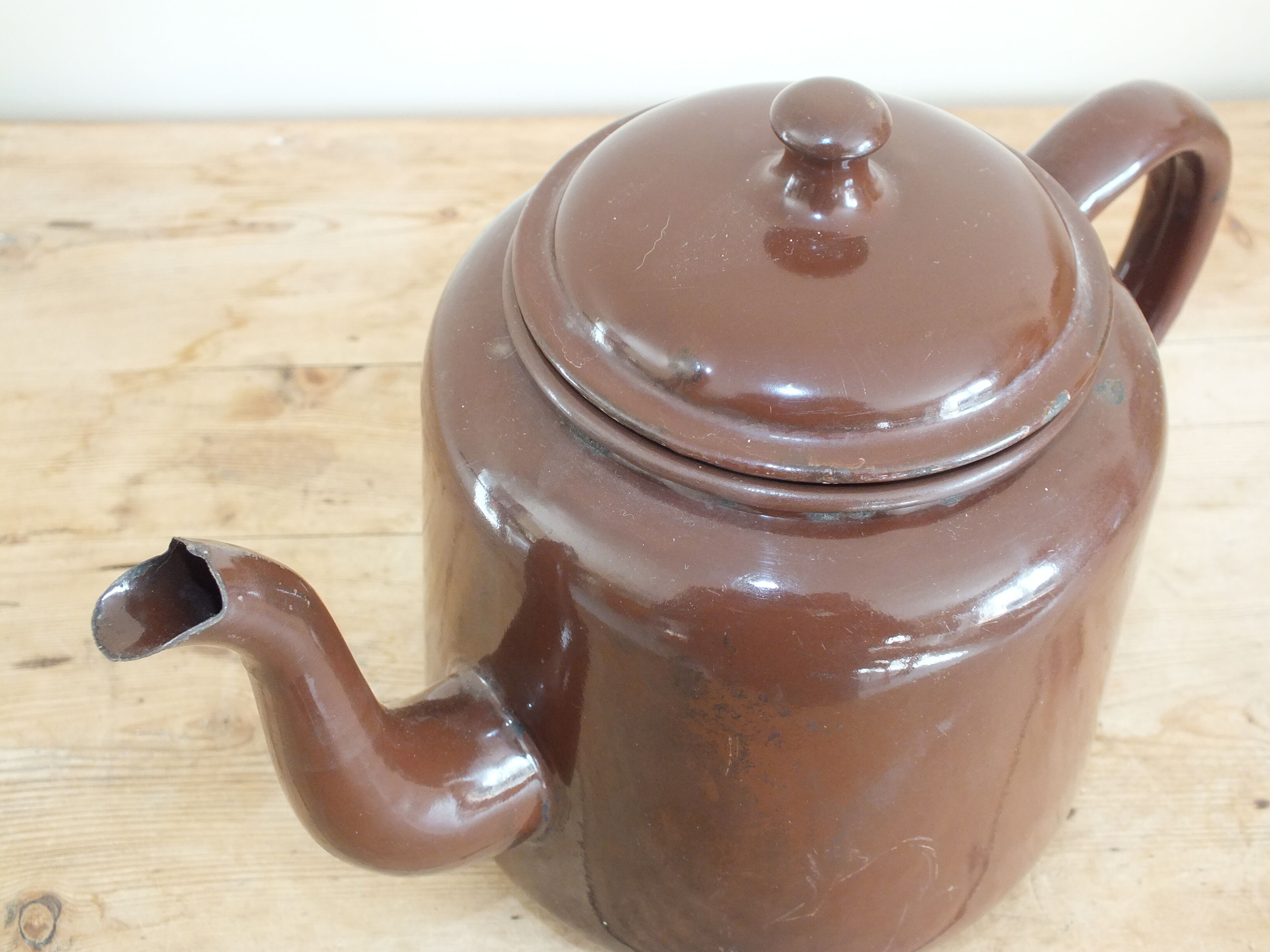 Brown enamelled coffee maker
