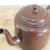 Brown enamelled coffee maker