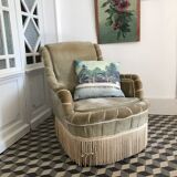 Green tod chair with twists