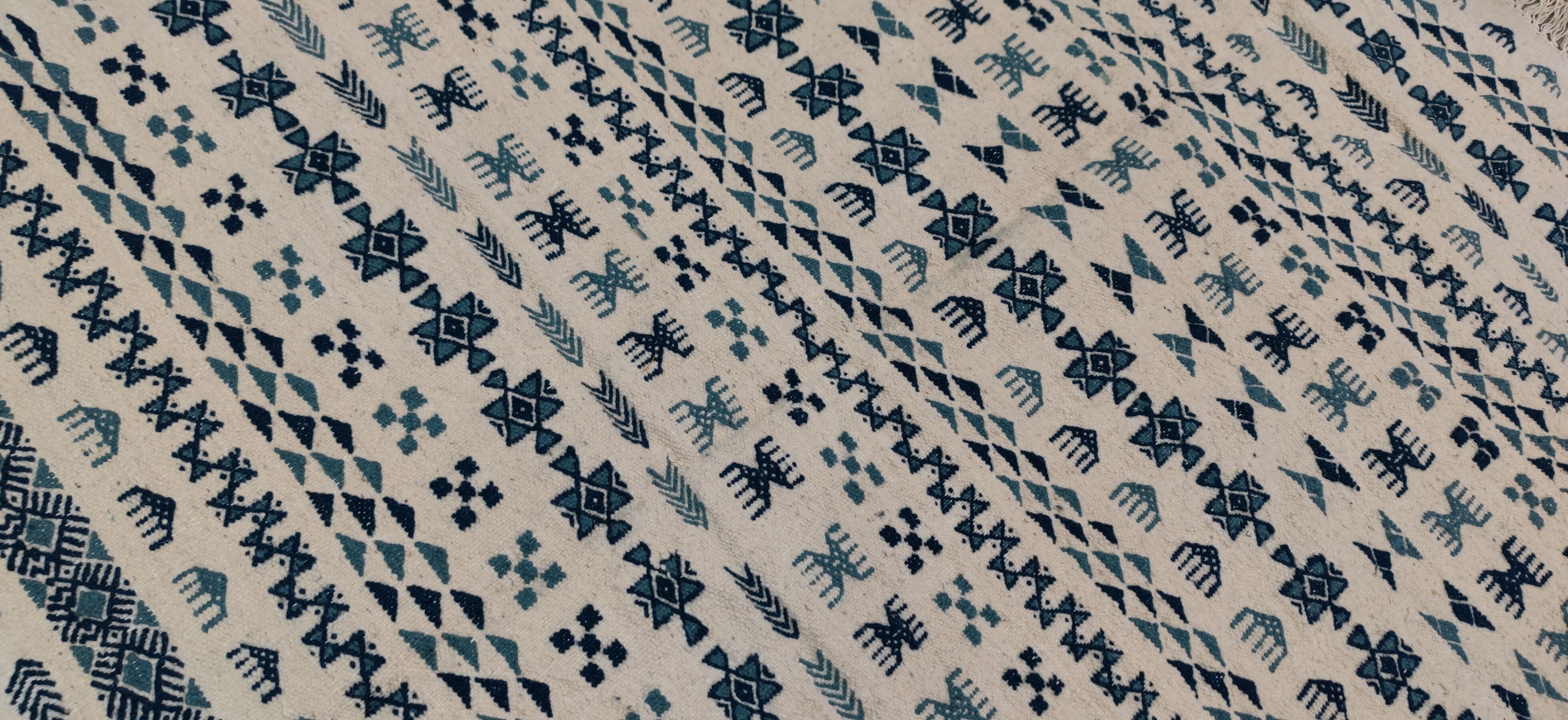 Carpet in natural wool 130x220cm