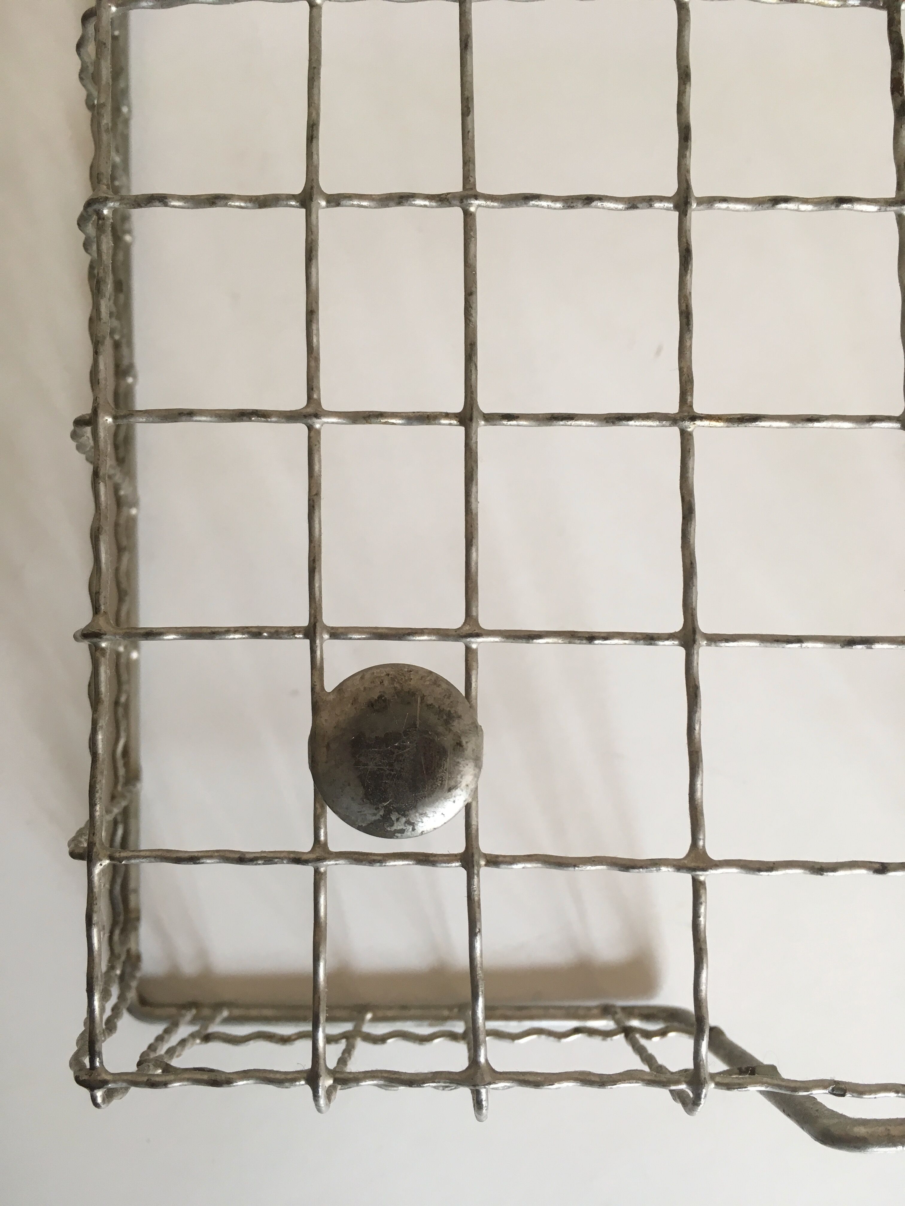 Banette range courier in  metal wire 60s