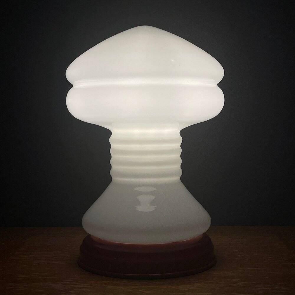 Vintage table lamp in white opaline glass, Italy, 1970s