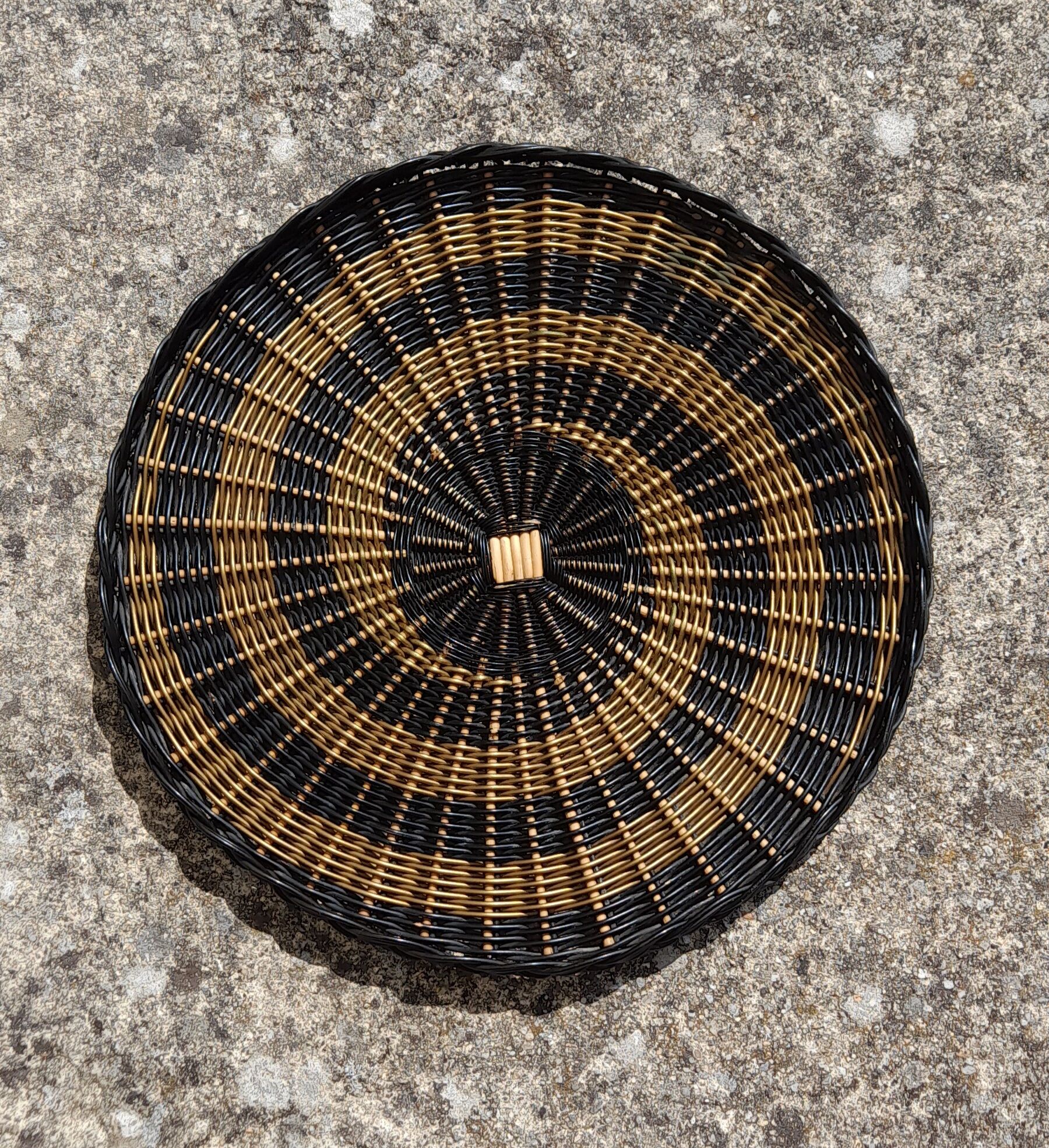 Braid wicker top, spiral