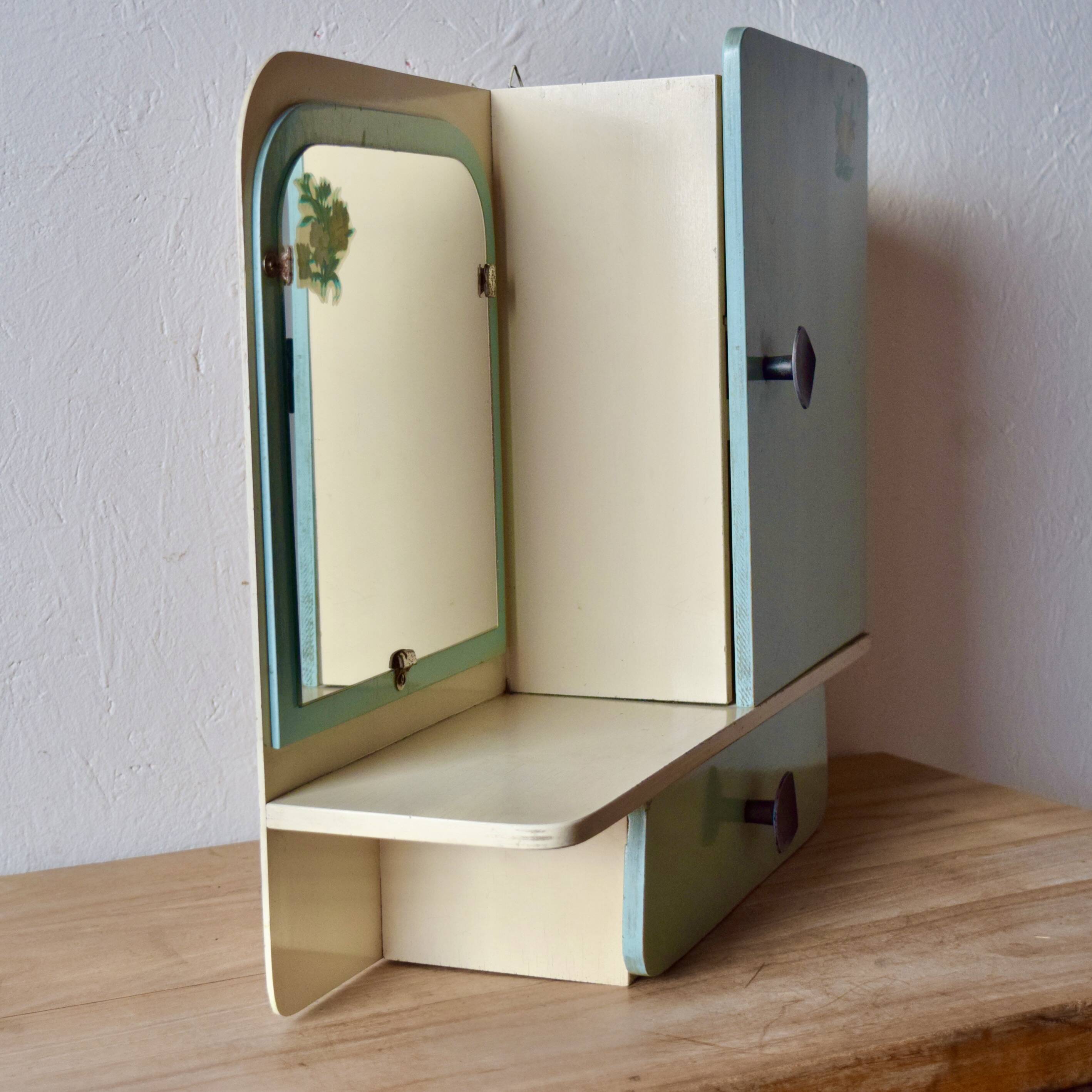Old medicine cabinet - 1950