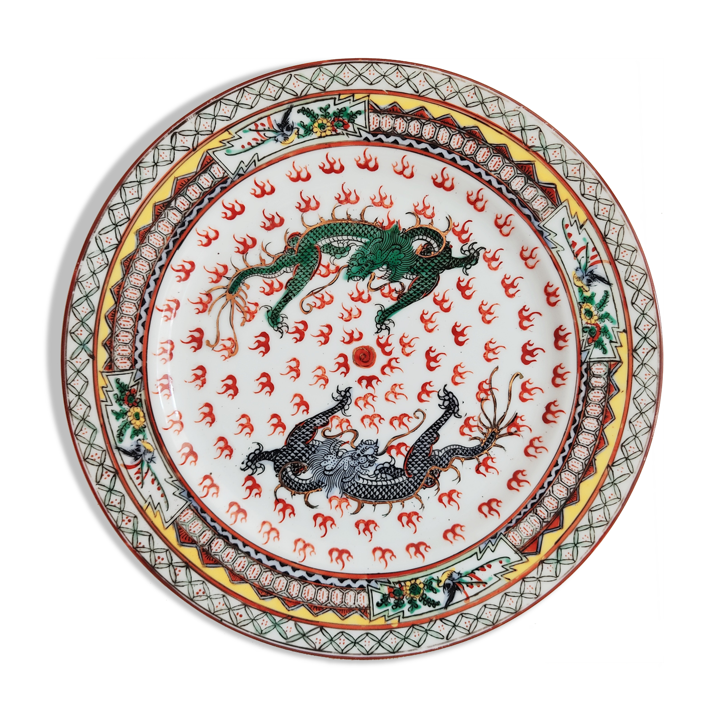 Chinese plate with two dragons