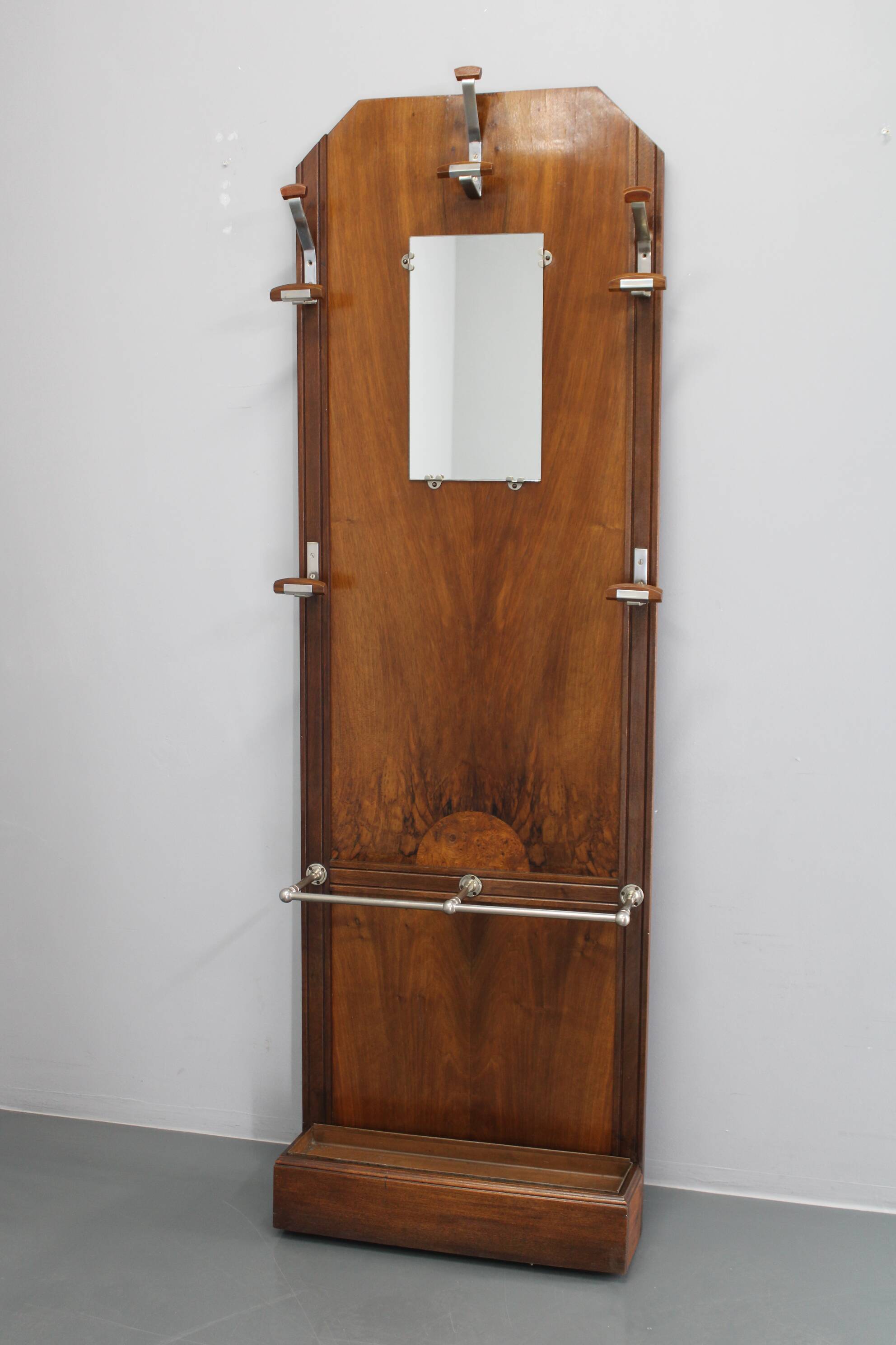 Portemanteau Art déco tchécoslovaque en noyer avec miroir, années 1930