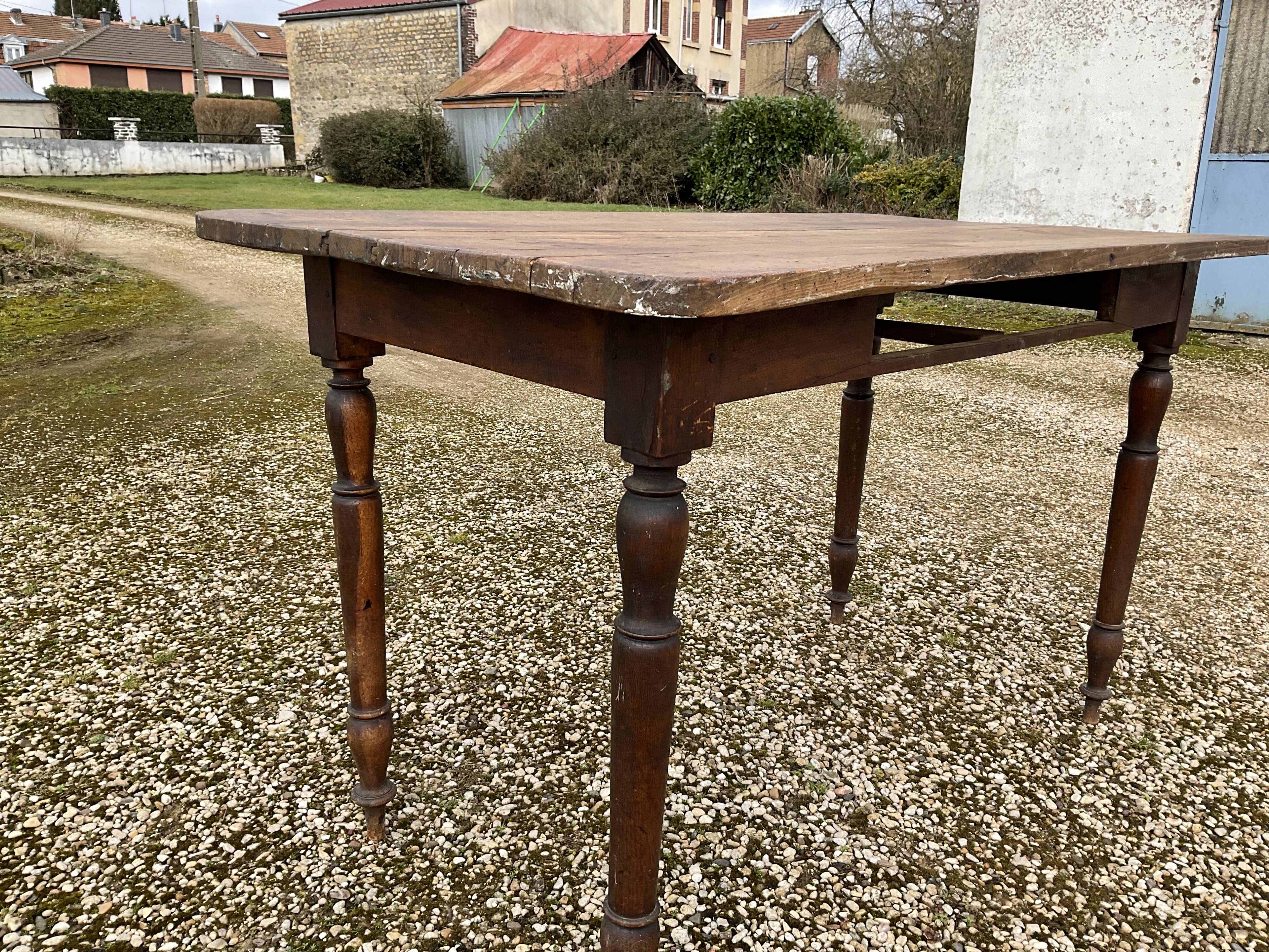 Farm table