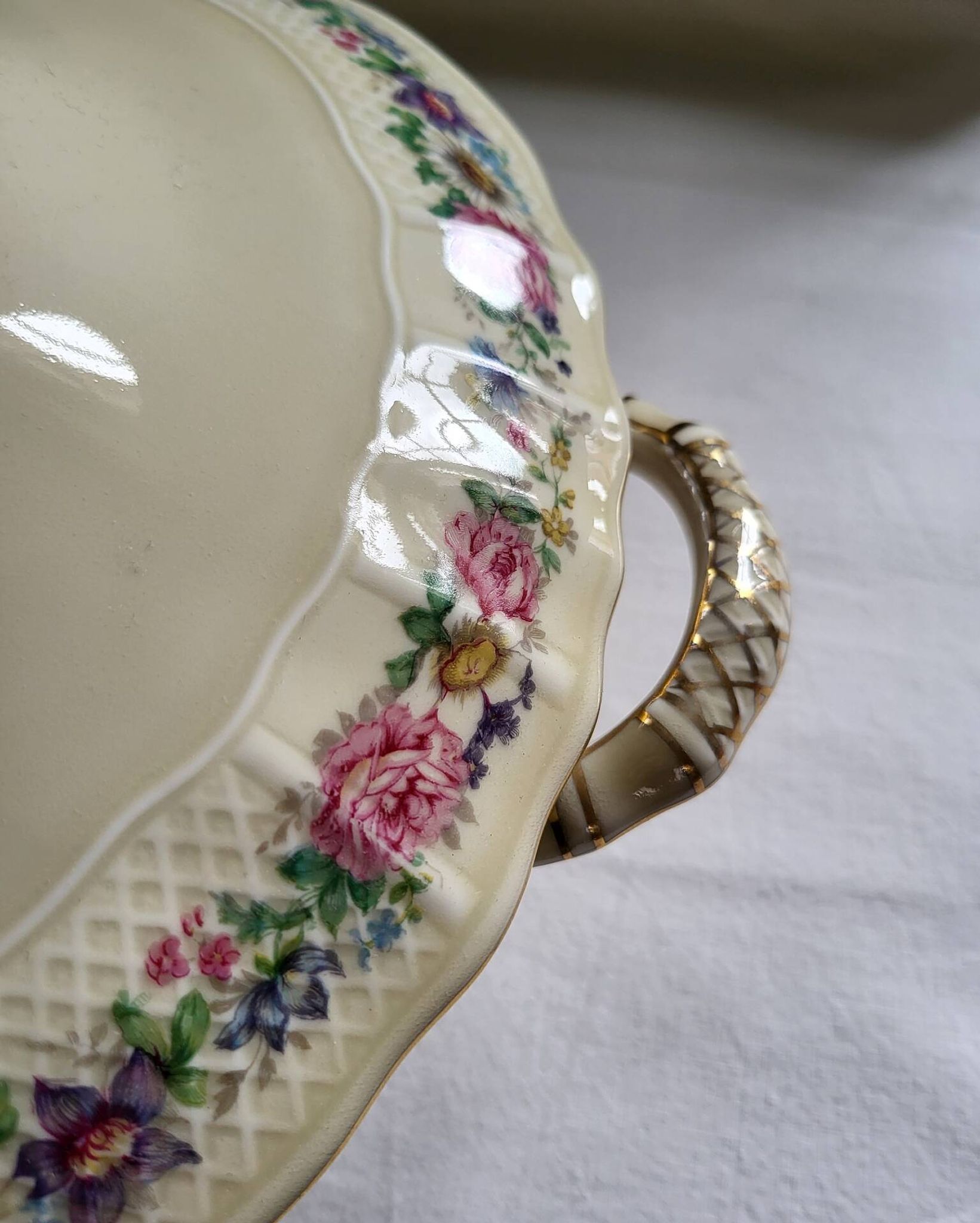 Limoges Bernardaud Soup Tureen in Porcelain