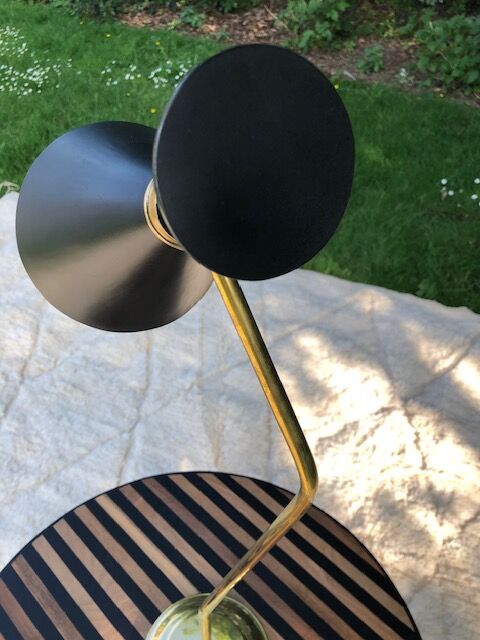 Contemporary table lamp