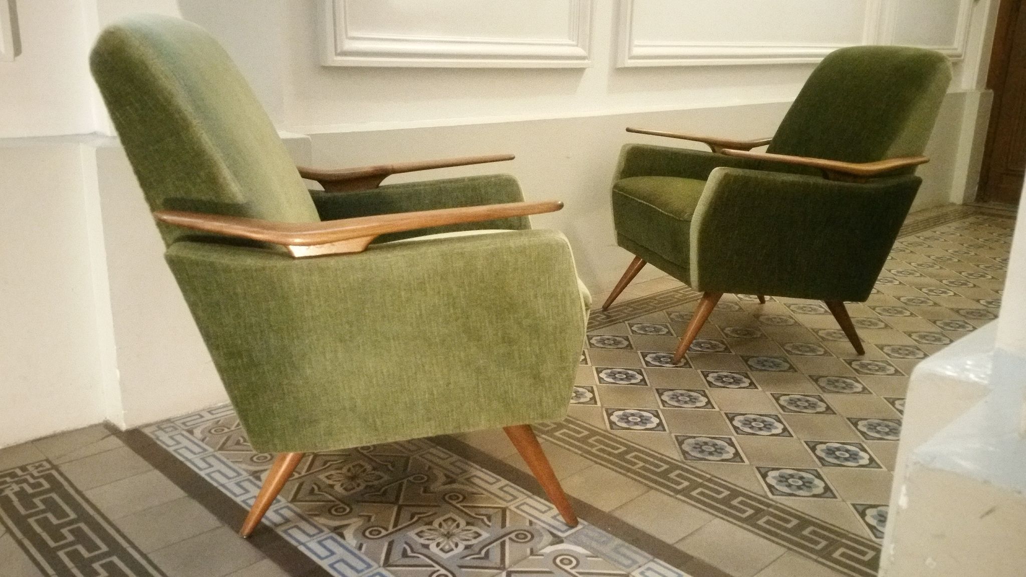 Lot of 2 armrests 50s/60s teak club chairs