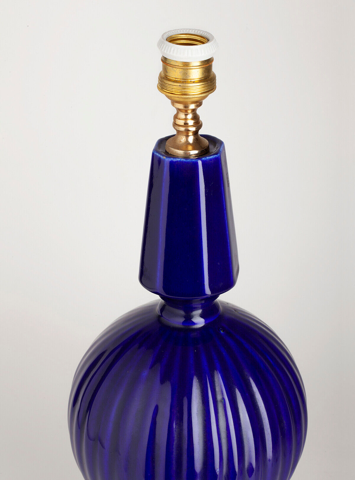 Cobalt-blue Manises lamp