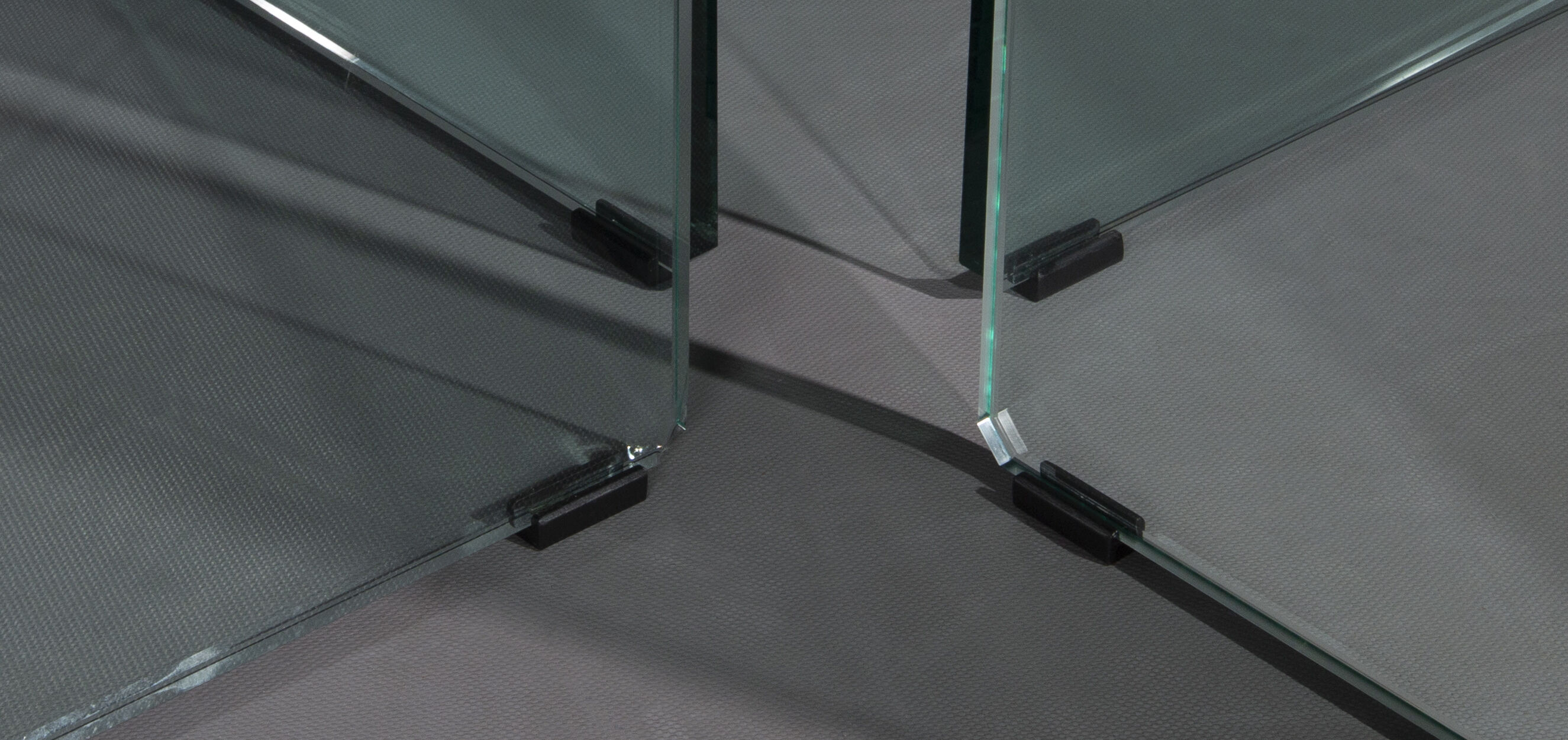 Peter Ghyczy glass dining table from the 70s
