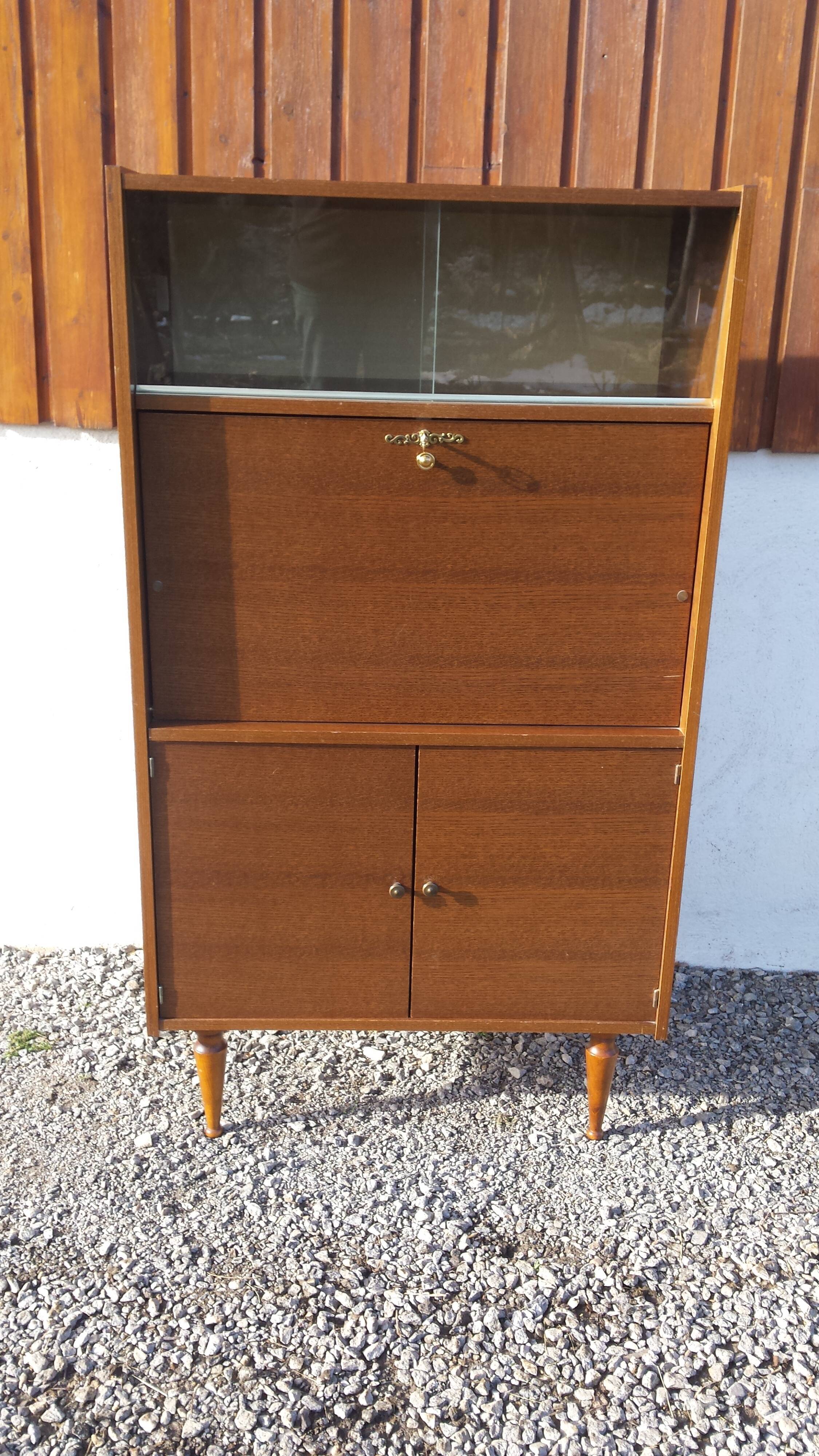 Secretary 60s, compass feet