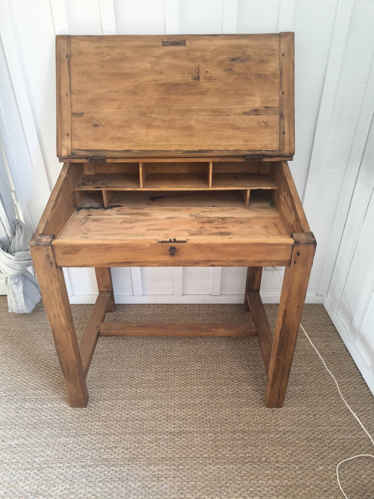 Master's secretary / school desk