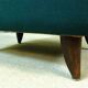 Chaise à dossier haut en forme de pantoufle italienne attribuée à Paolo Buffa, années 1950.