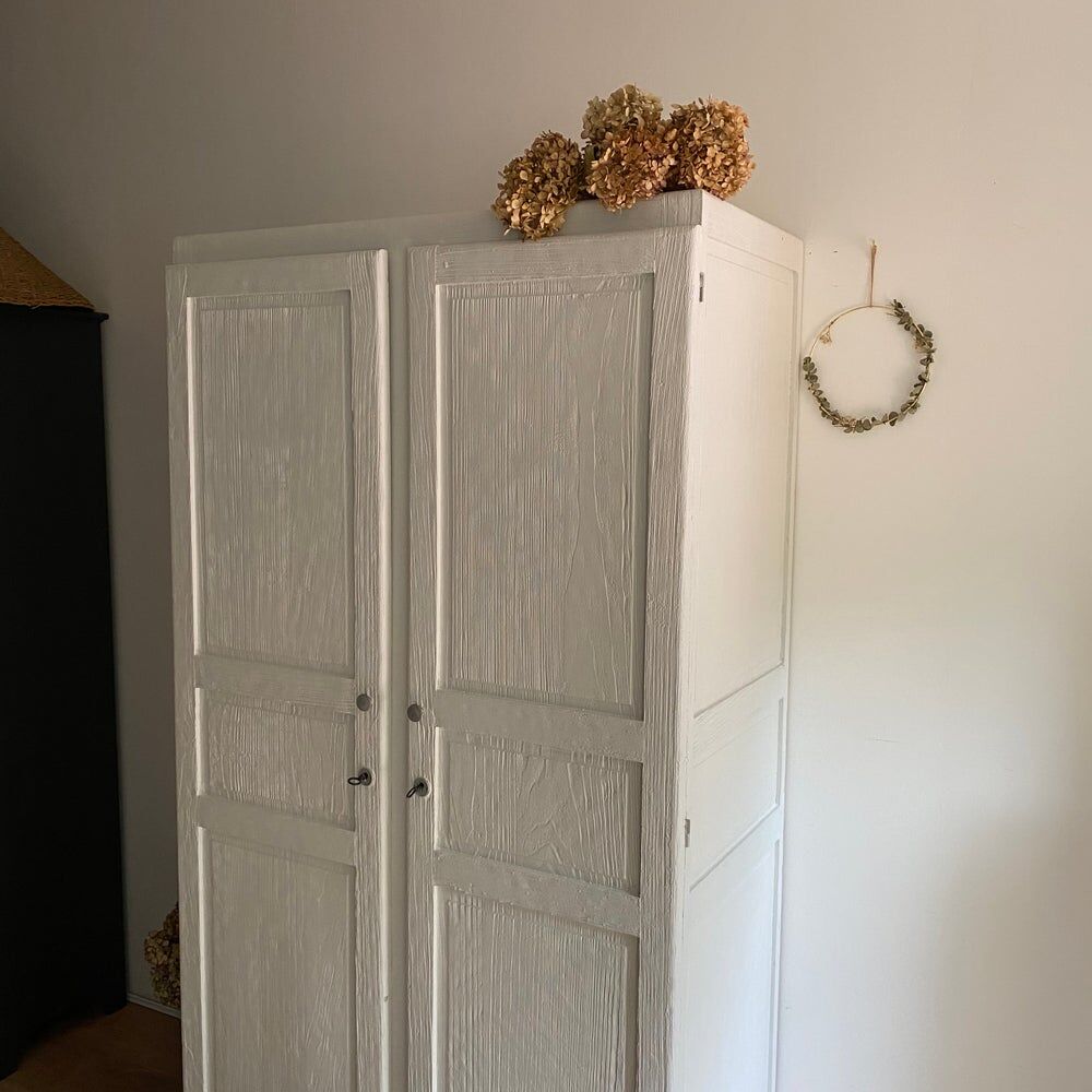 "Parisian spirit" wardrobe