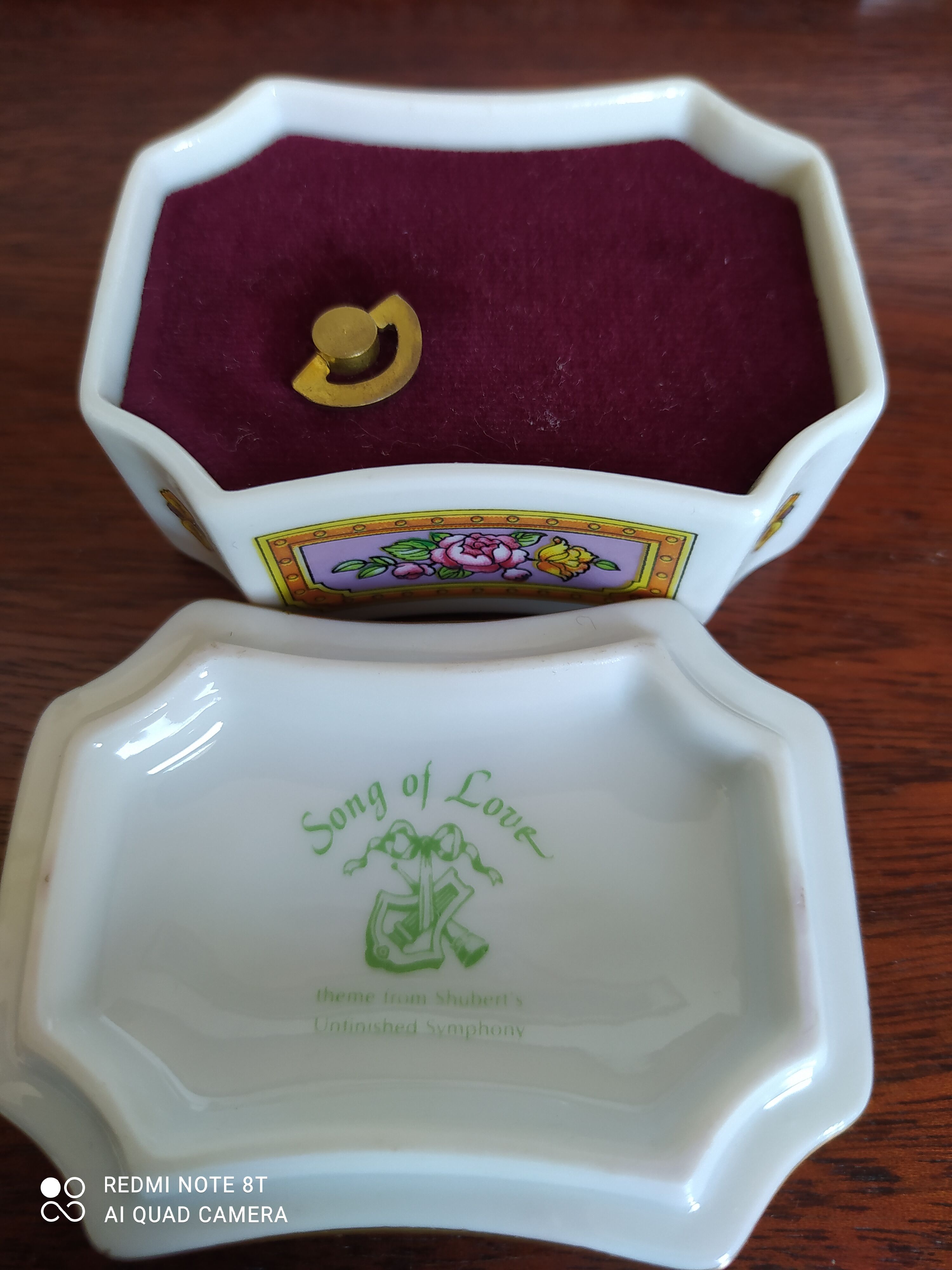 Porceleine Music Box
