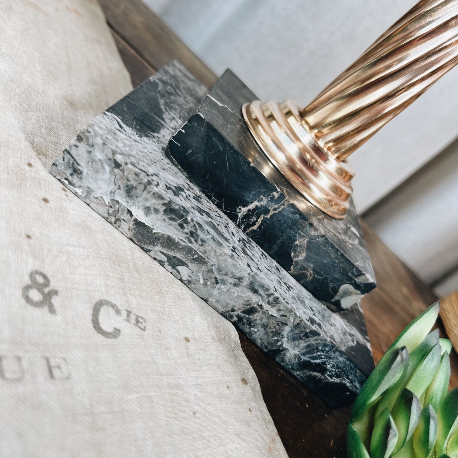 Empire style apothecary scale