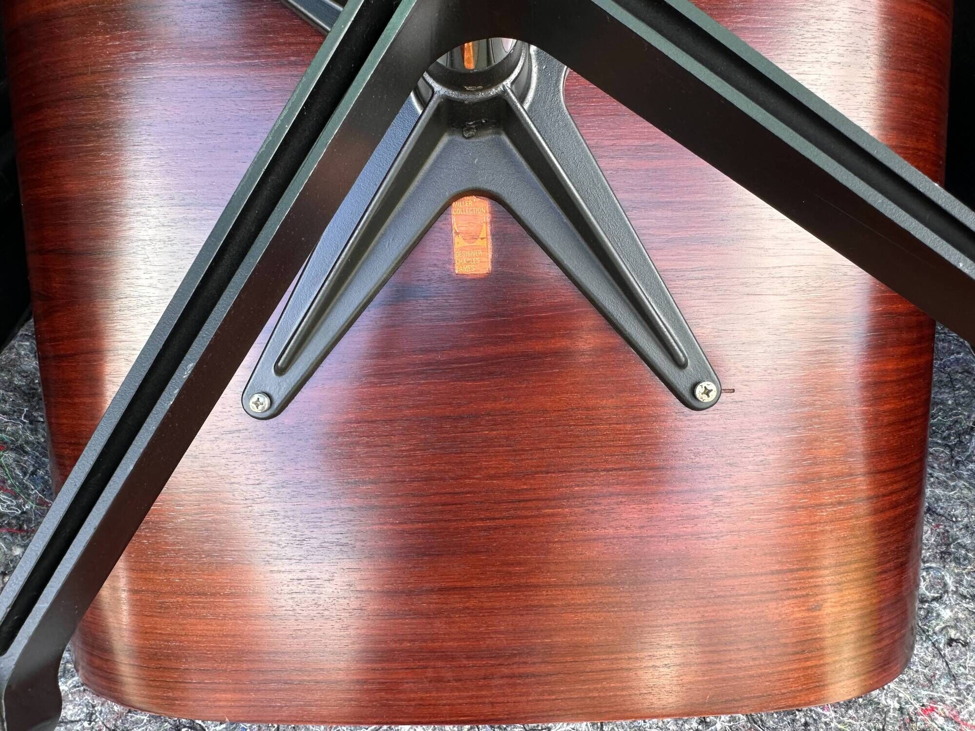 Eames Lounge Chair 670 & Ottoman 671 in rosewood, Herman Miller