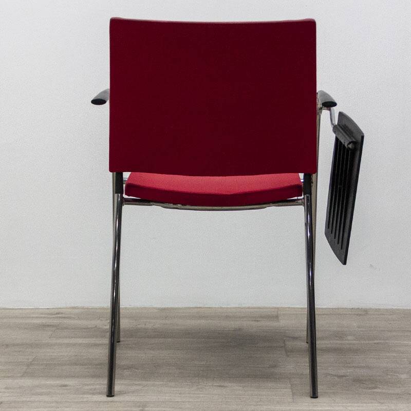 Chaises conférence avec tablette amovible