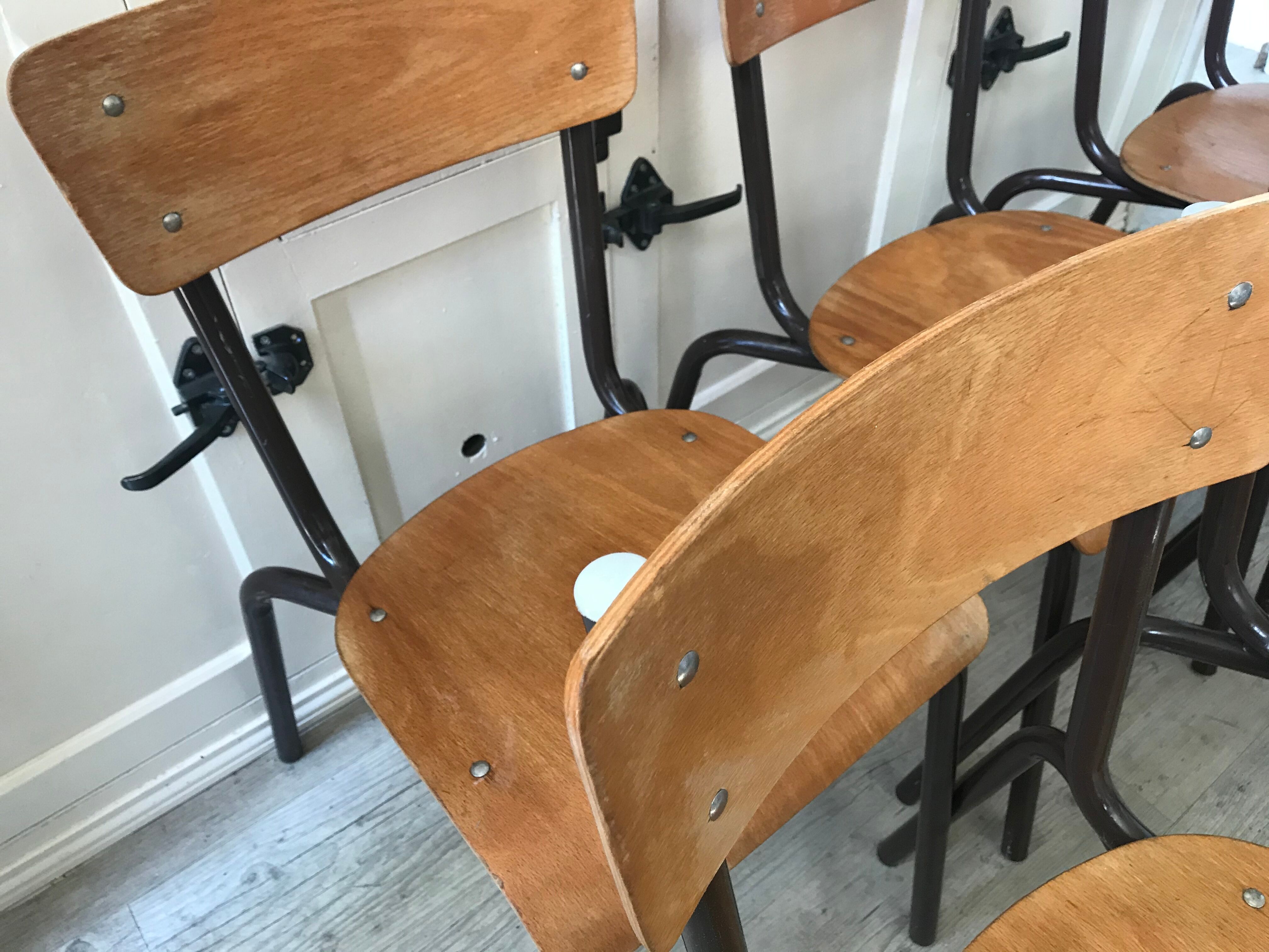 Lot of 6 vintage school chairs