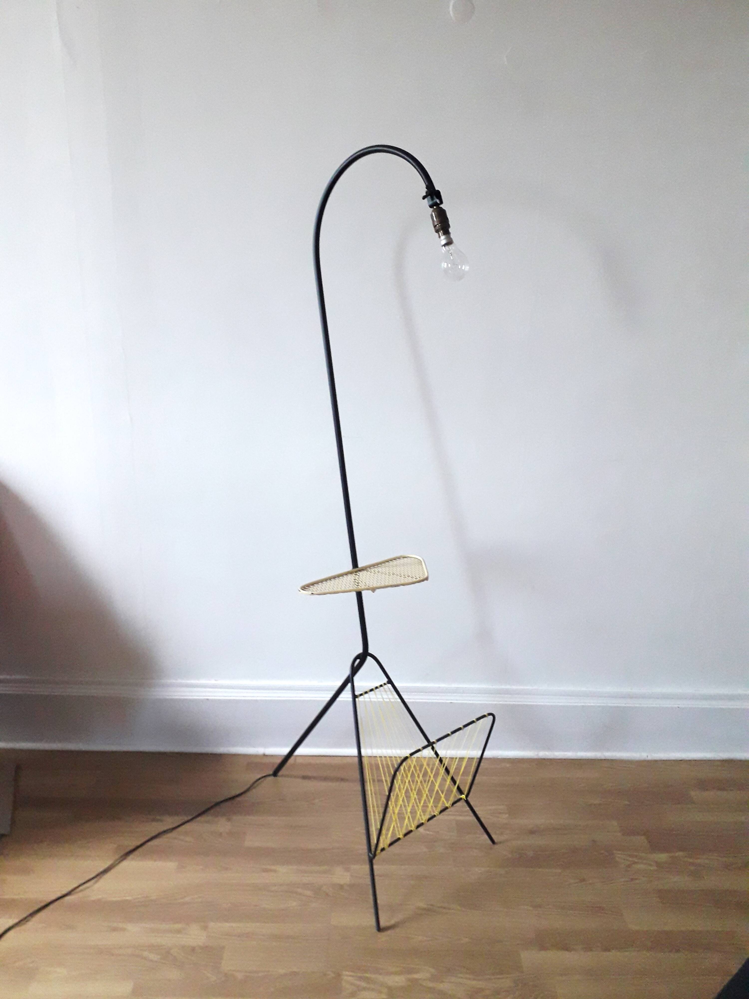 Floor lamp / magazine holder