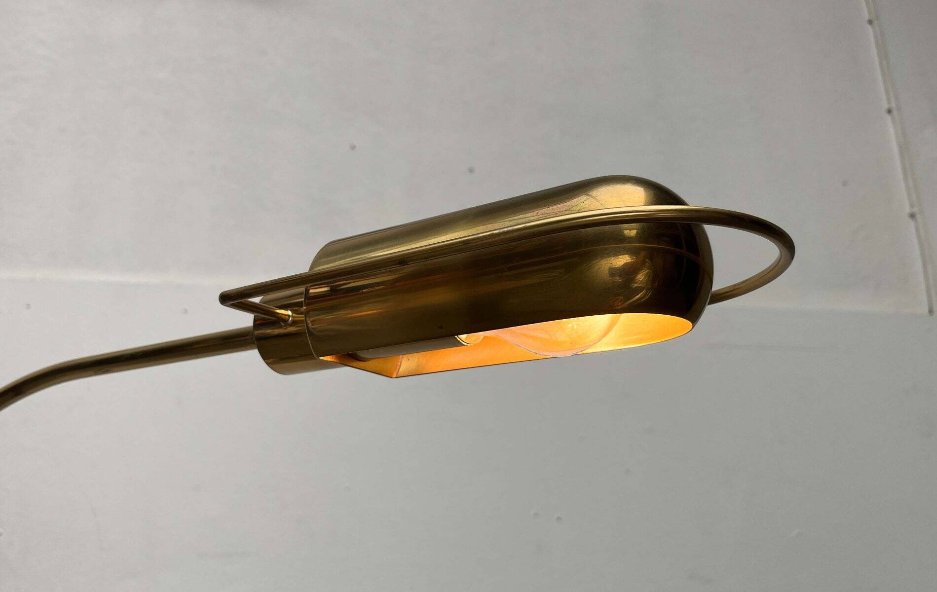 Vintage Hollywood Regency brass floor lamp by designer Florian Schulz, 1970s.