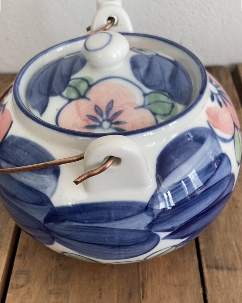 Earthenware teapot for 4 cups