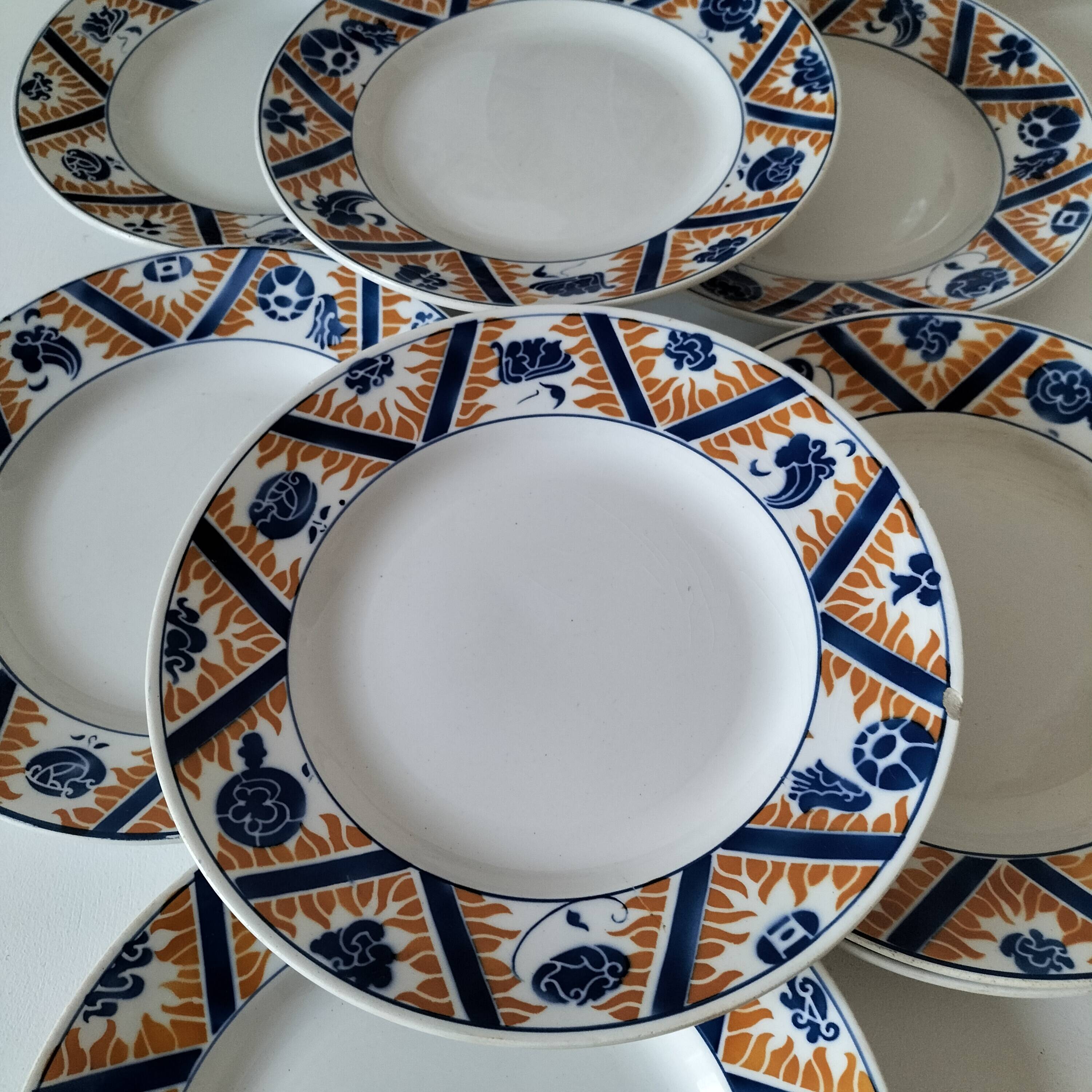 Moulin des Loups model Canada plates