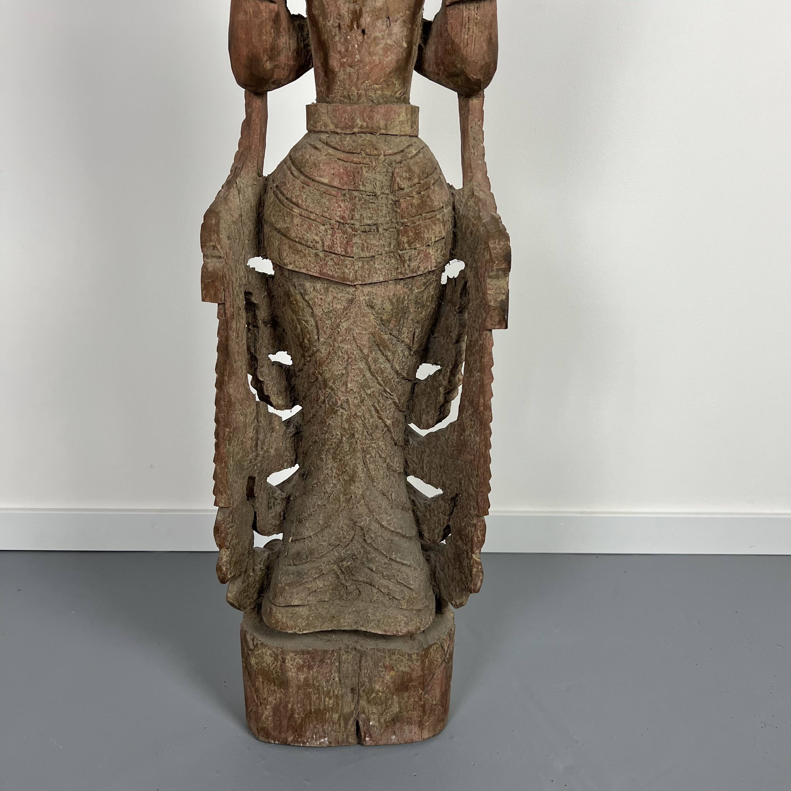 Grande statuette de kinaree, adorant, devi en bois sculpté. Thailande