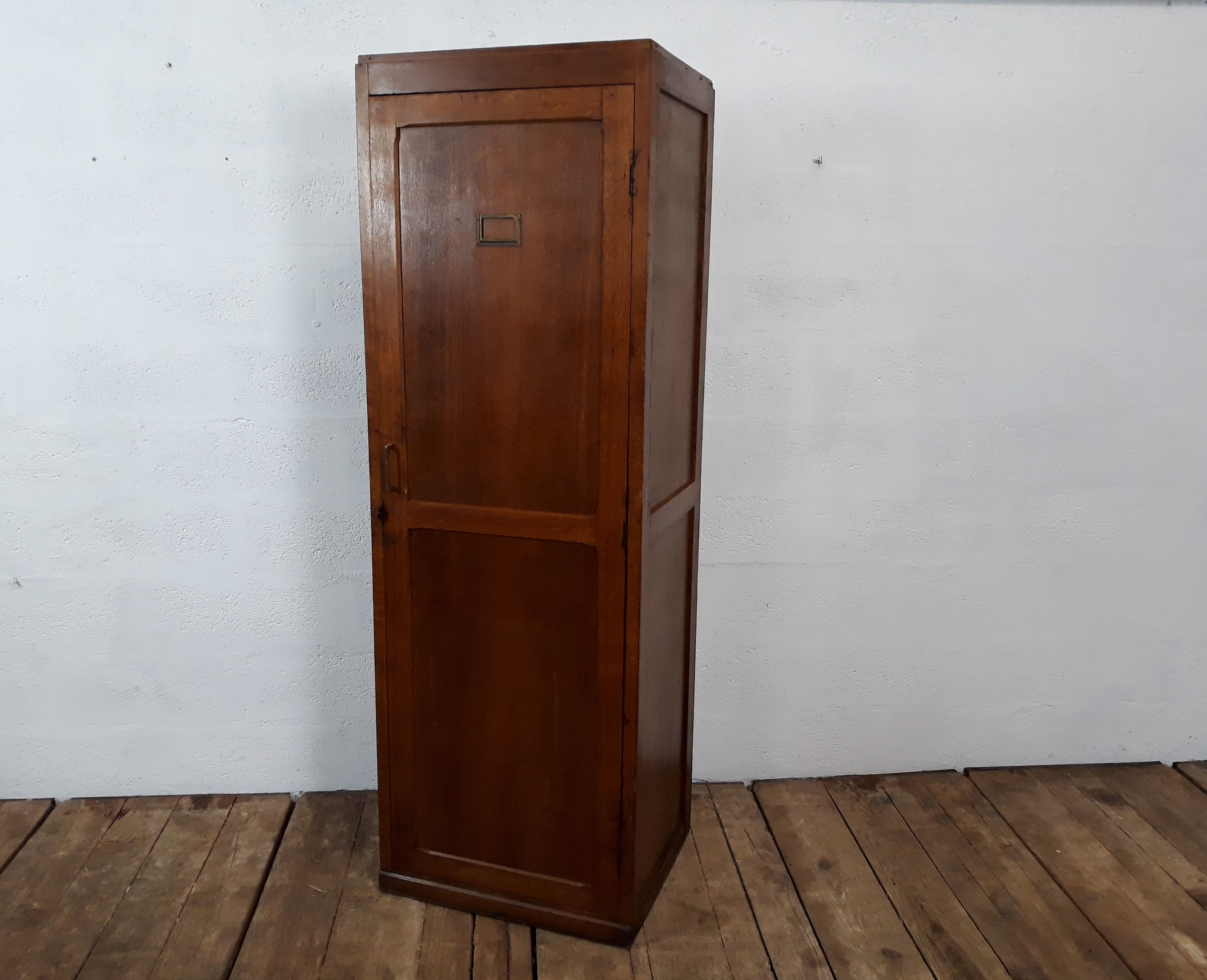 Armoire parisienne vestiaire vintage