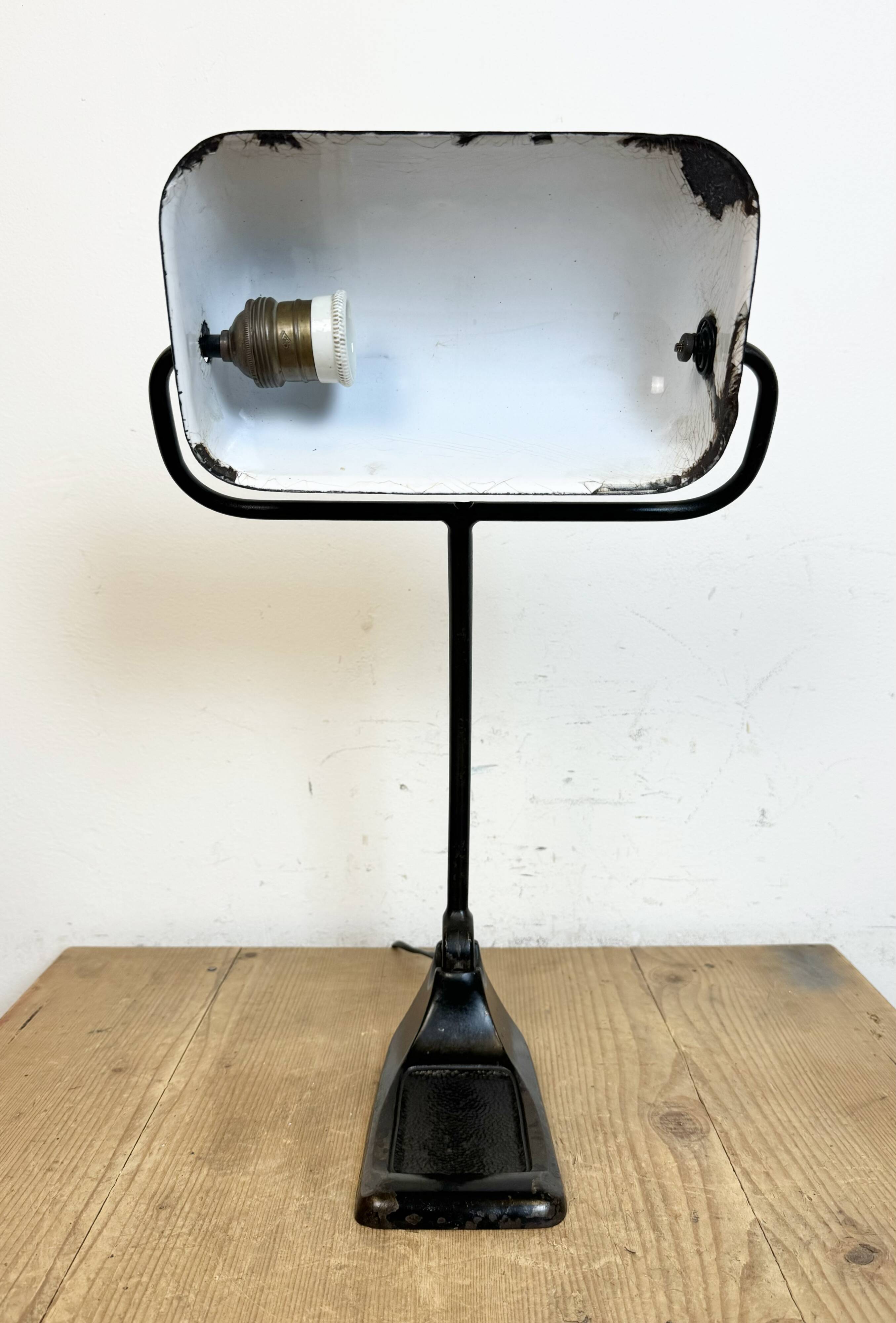 Lampe de Banque Vintage en Émail Vert de BUR, 1930s