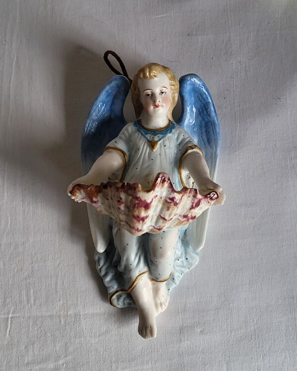 Bénitier en Biscuit Polychrome XIXème