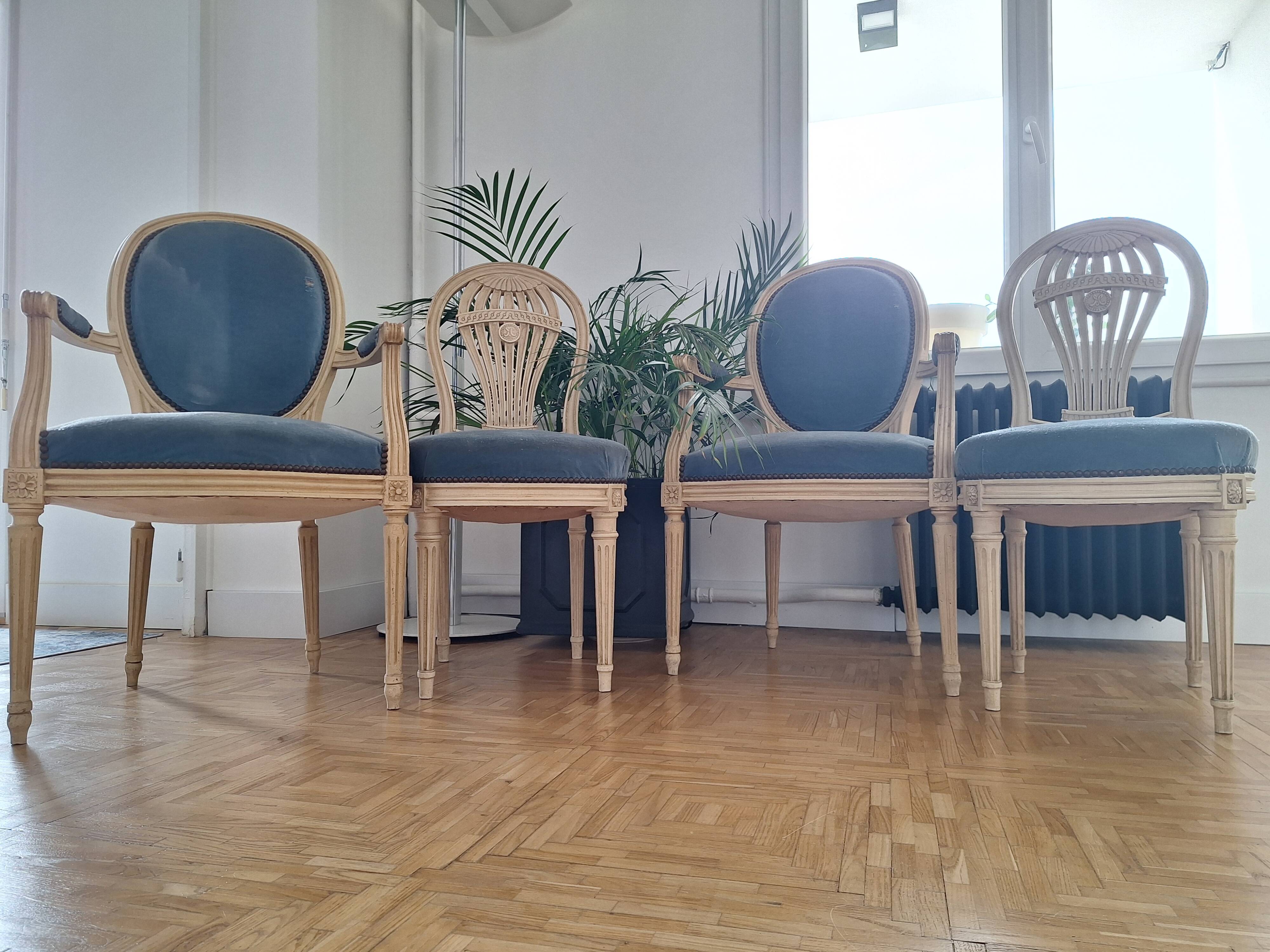 Lot de 2 fauteuils et 4 chaises style Louis XVI dossier Mongolfière