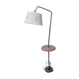 Lampadaire  pied fonte avec douille orientable et tablette en osier H 166 cm