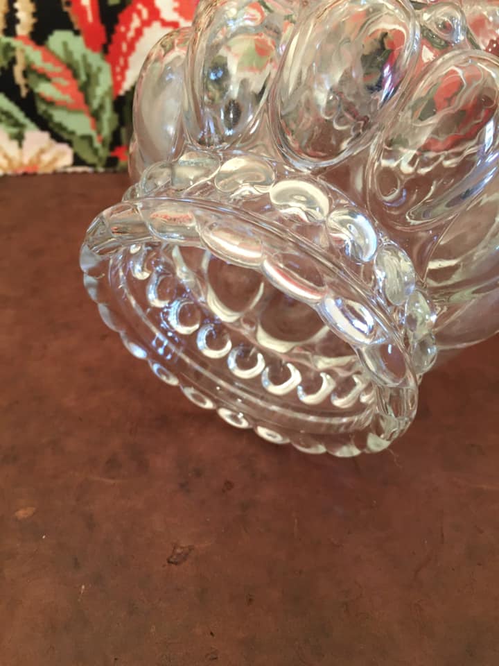 Globe en verre moulé