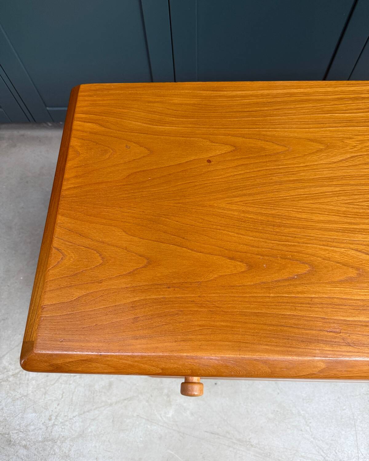 Vintage chest of drawers in solid elm