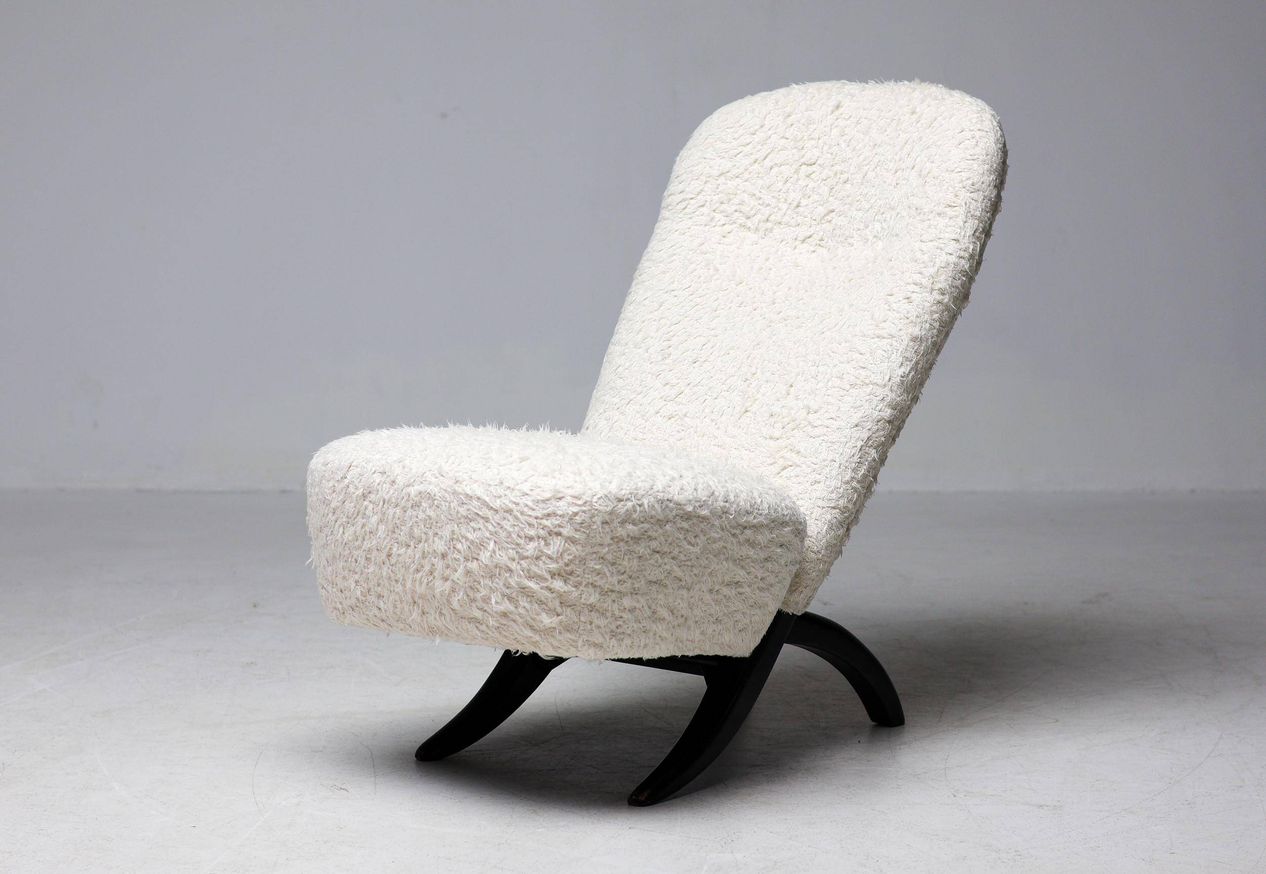 Congo chair by Theo Ruth for Artifort, white, mid-century modern.