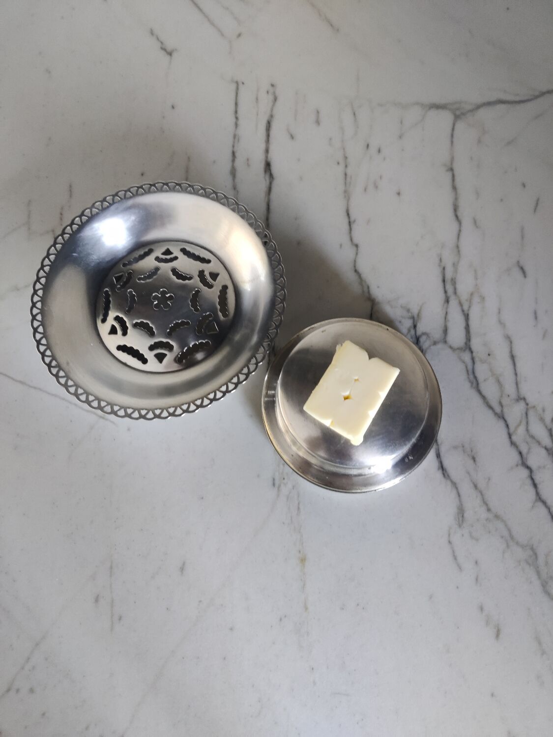 Butter dish