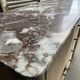 Commode en bois brut dessus marbre