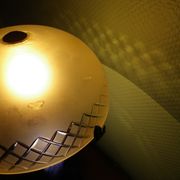 Lamp to lay, crystal lampshade cut with brass rosette, lamp foot in glass pase