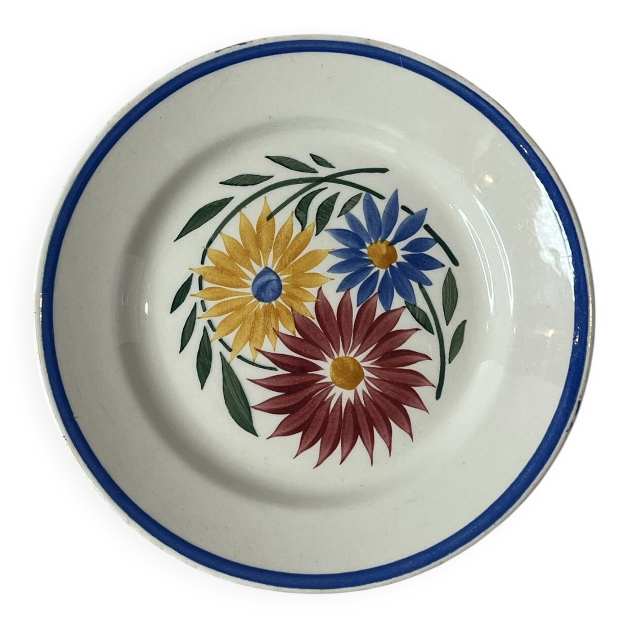 Flat plate with hand-painted floral decoration