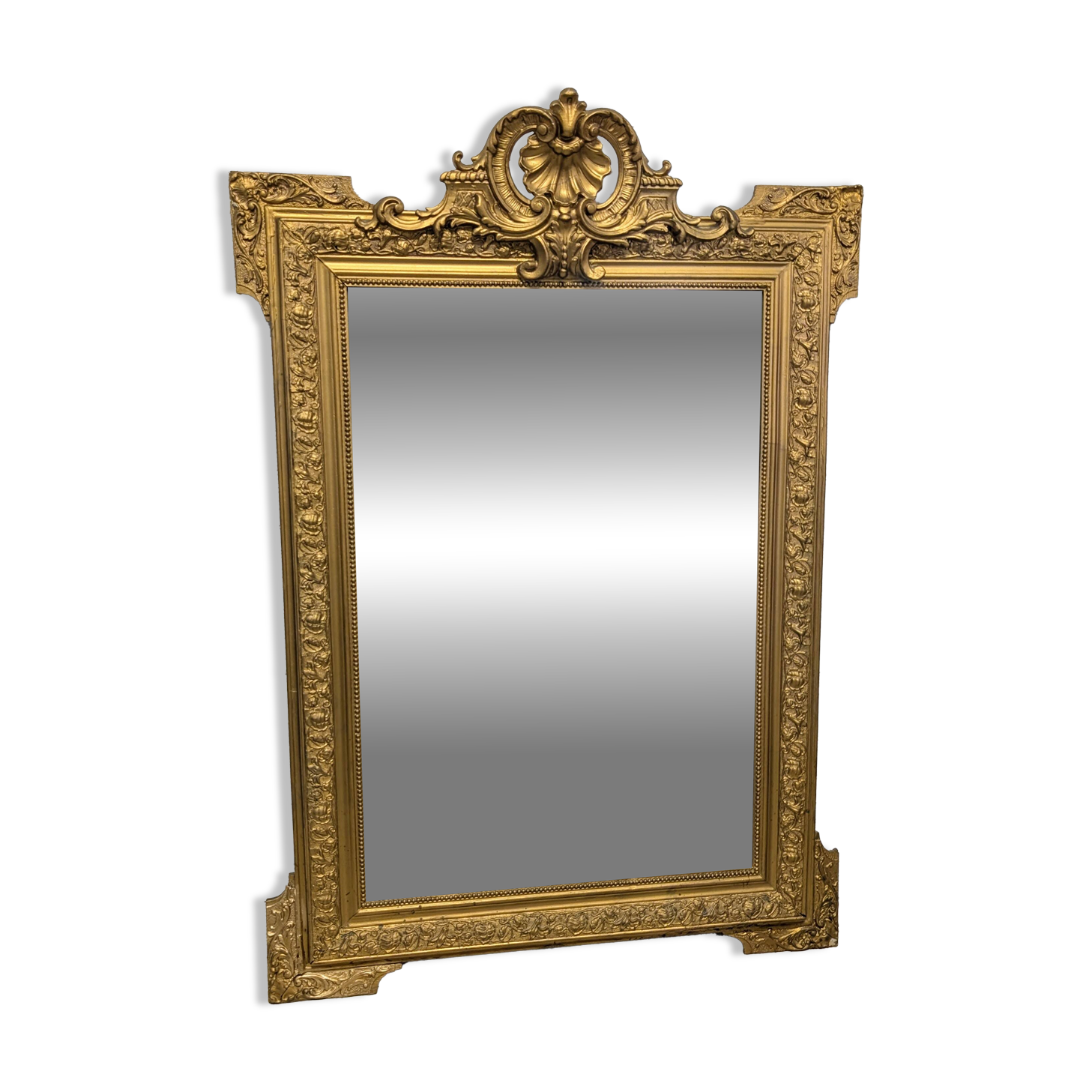 Golden mirror from the late 19th century.