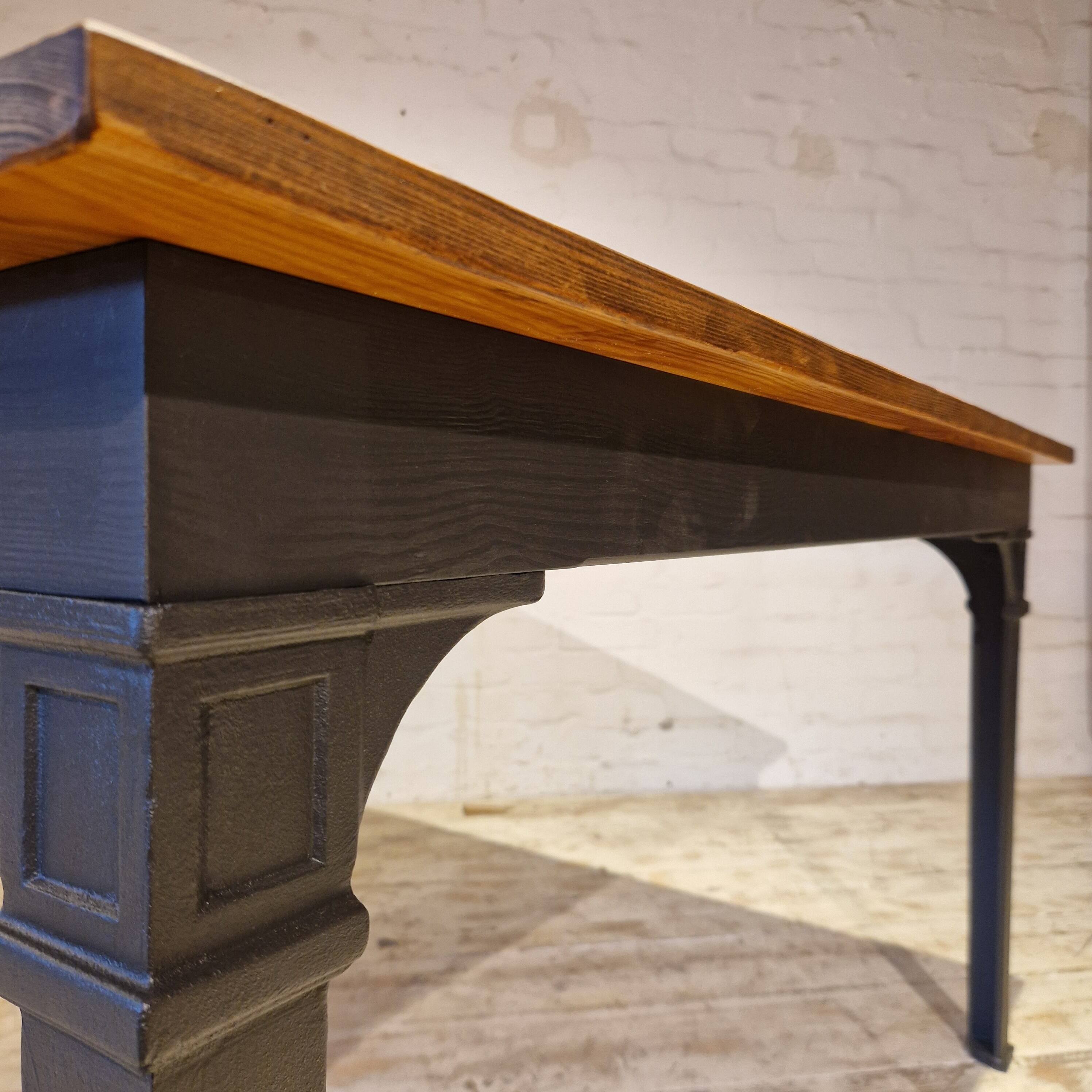 Esstisch "Telegrafen Tisch" Pitchpine quadratisch