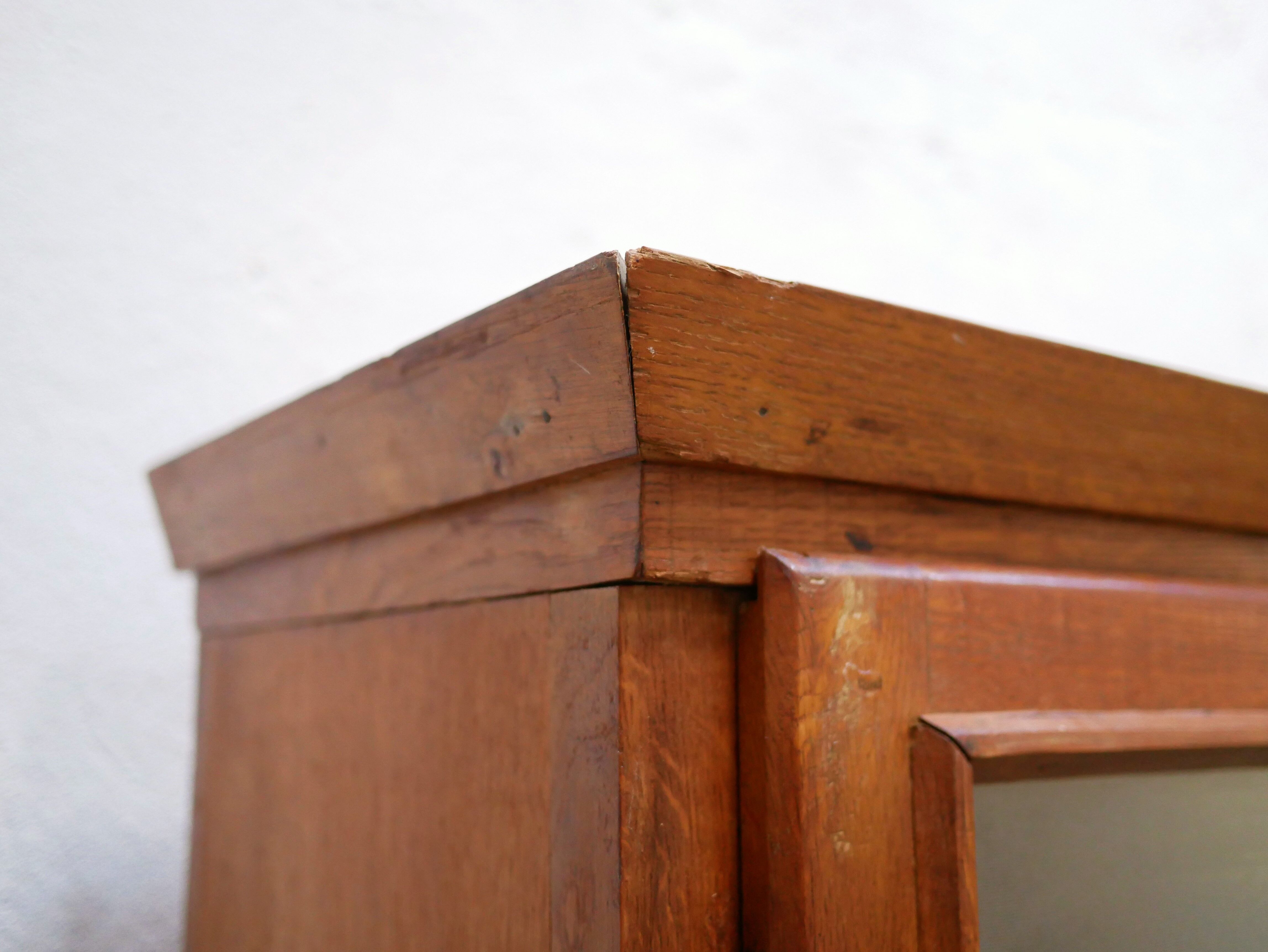 Bibliothèque vitrée vintage en bois