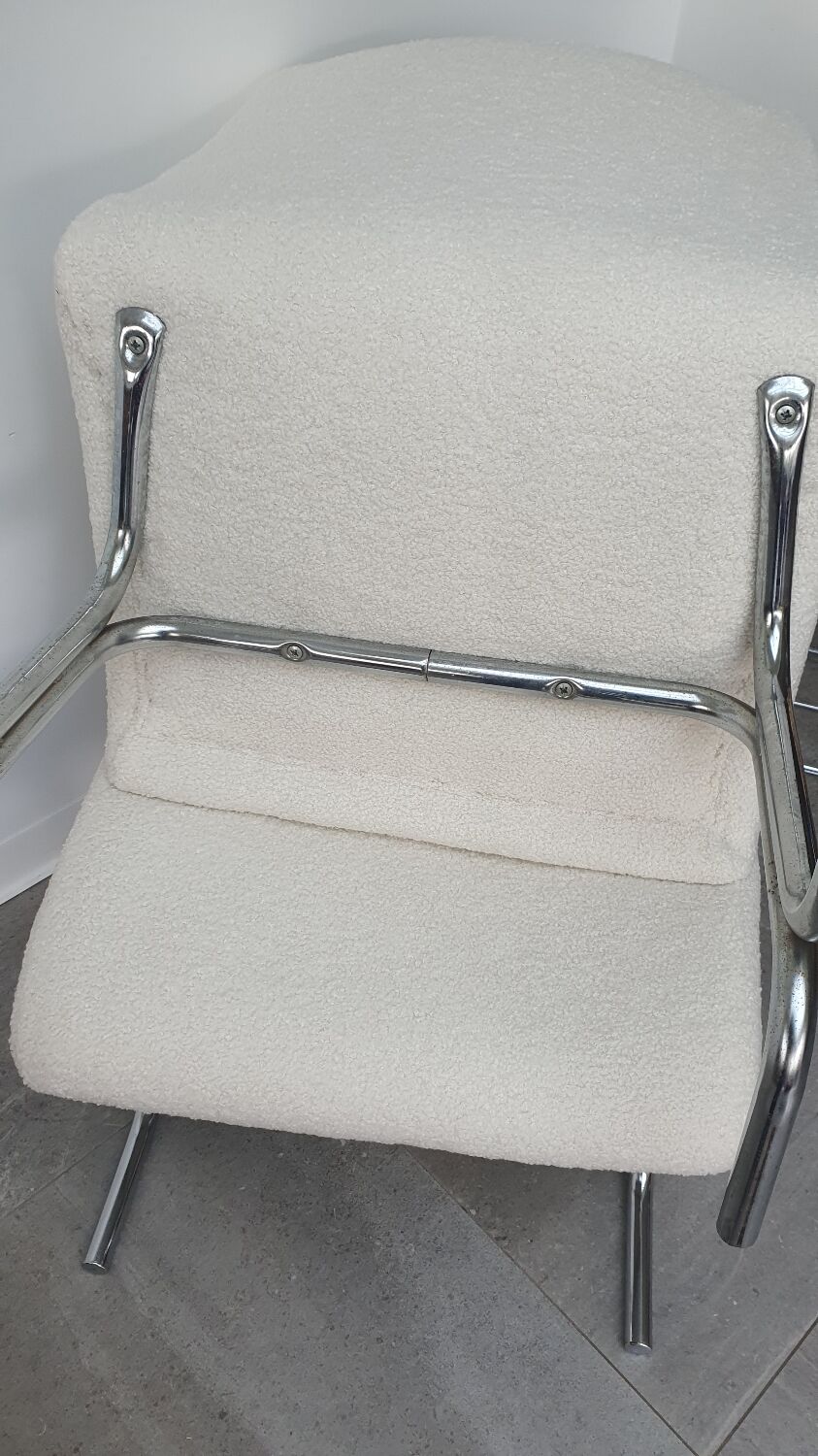 Pair of loop design heaters