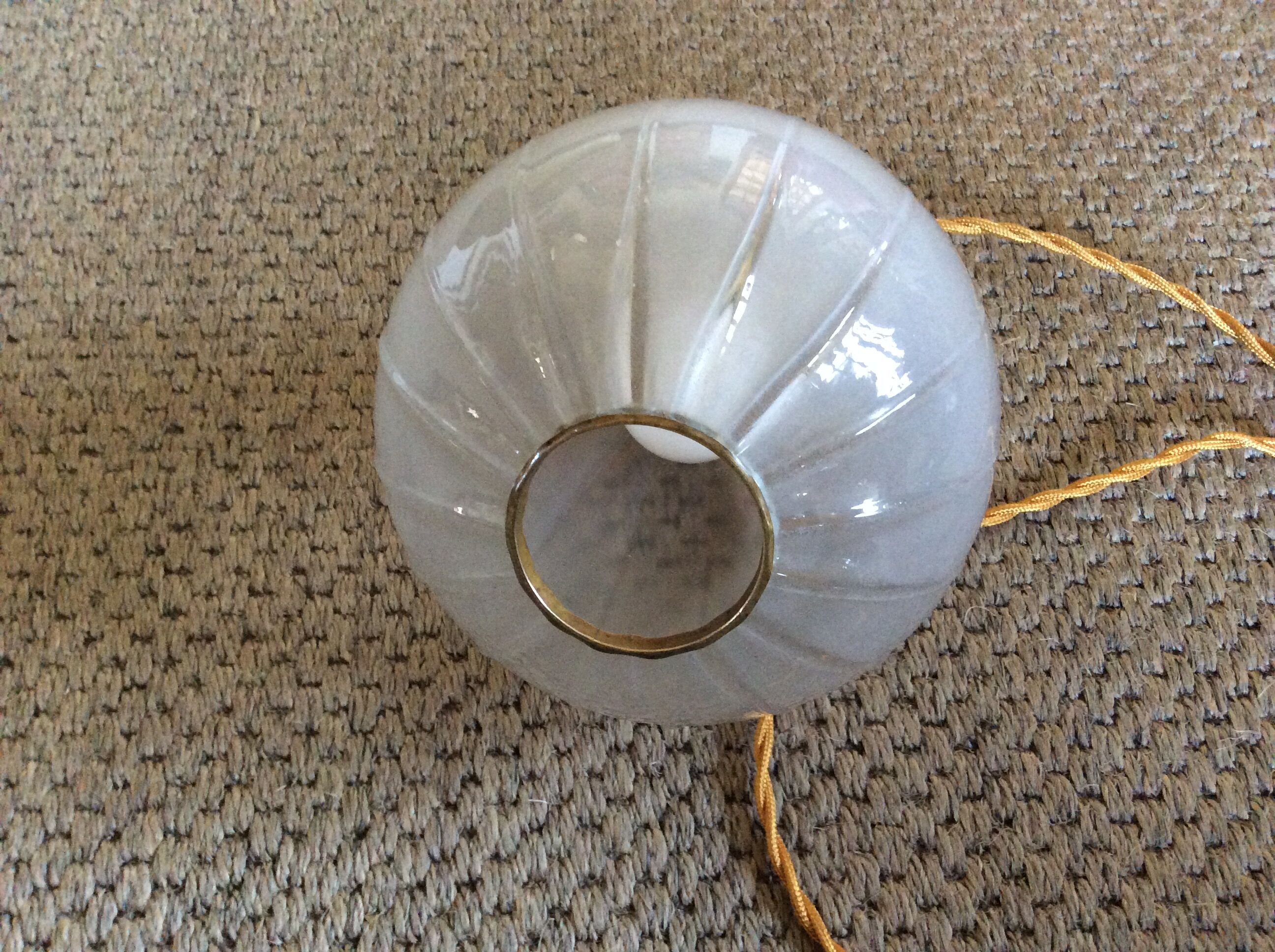 Glass ball suspension