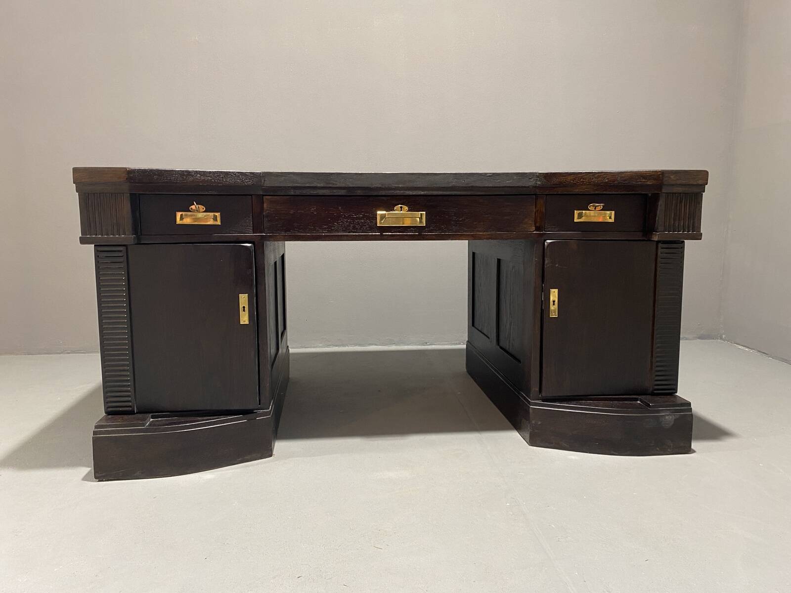 Bureau en chêne de style Sécession viennoise du début du XXe siècle