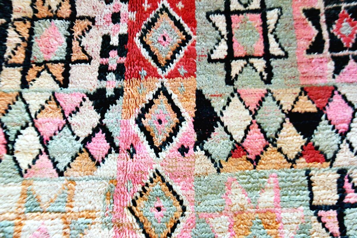 Vintage Boujaad rug 286 x 160 cm