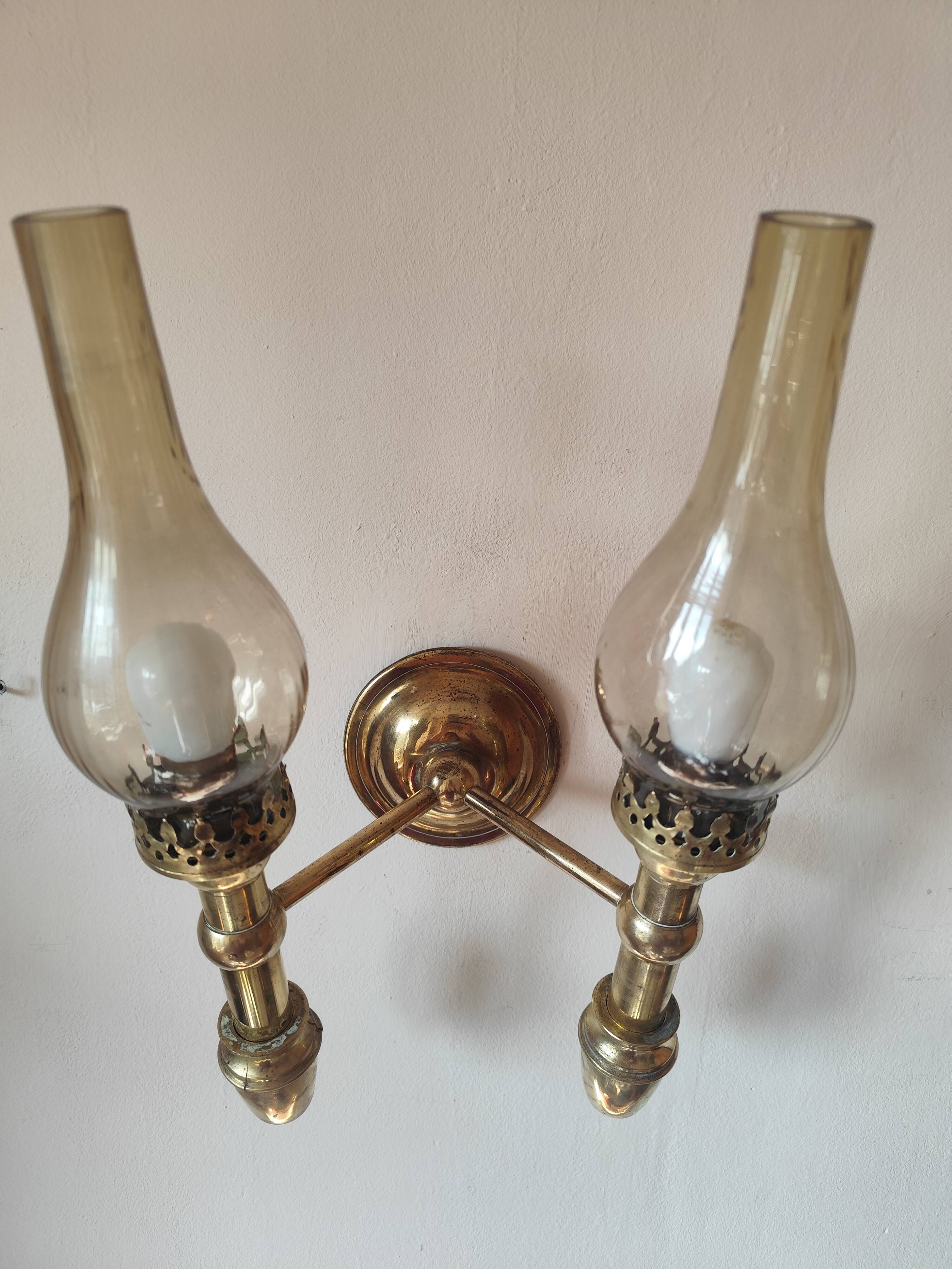 2-light wall light in brass and glass tulips
